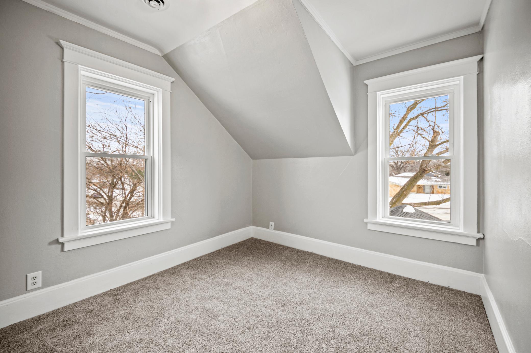 252 E Mckinley Street