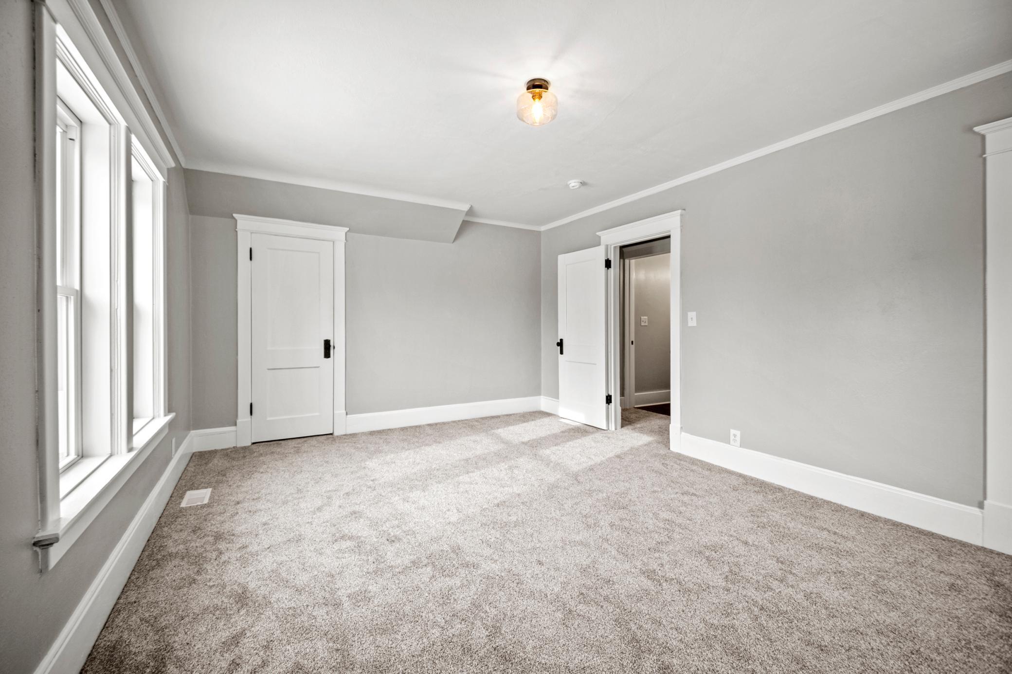 252 E Mckinley Street