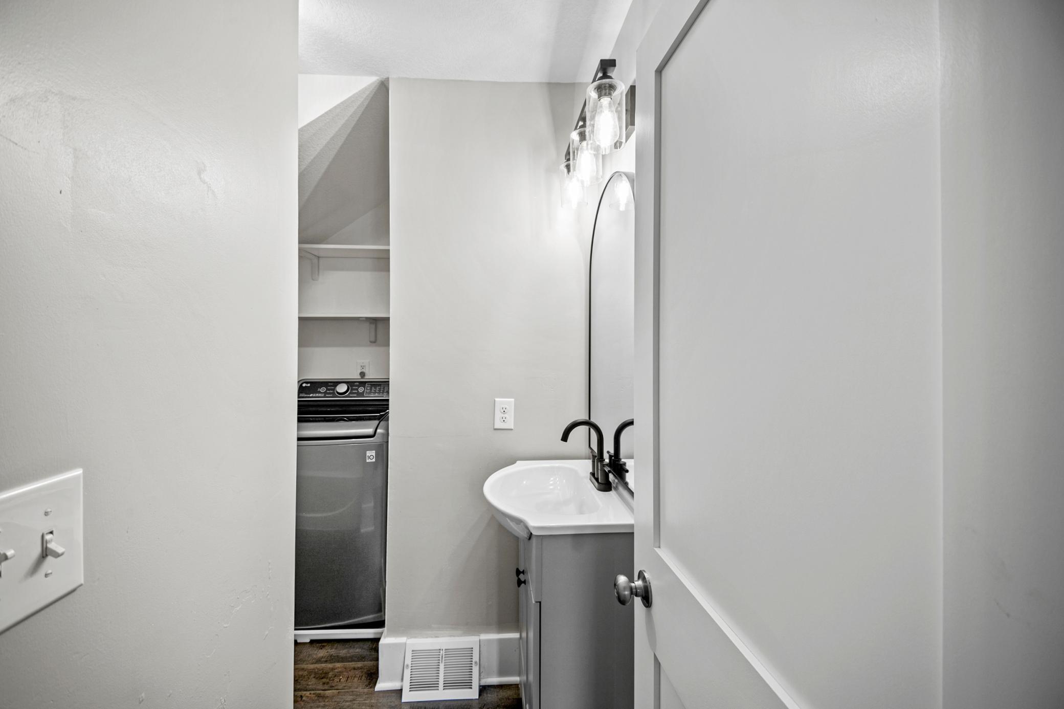 252 E Mckinley Street