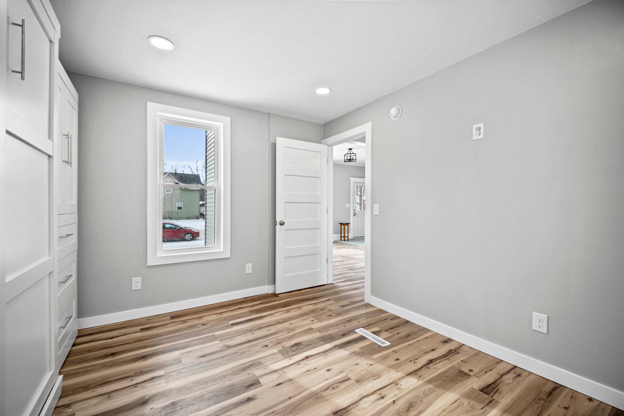 252 E Mckinley Street