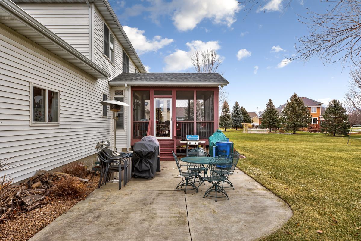 2240 Deer Trail Lane NE