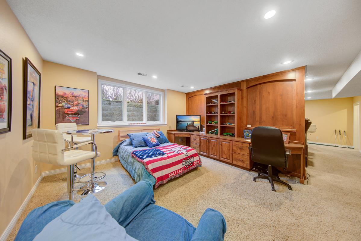 2240 Deer Trail Lane NE