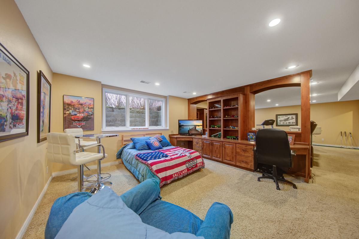 2240 Deer Trail Lane NE