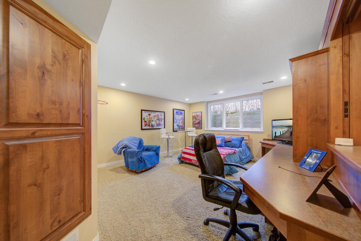 2240 Deer Trail Lane NE