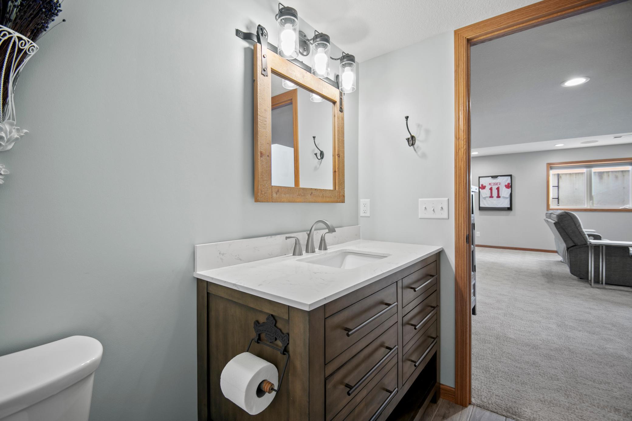 1850 White Oak Lane NE