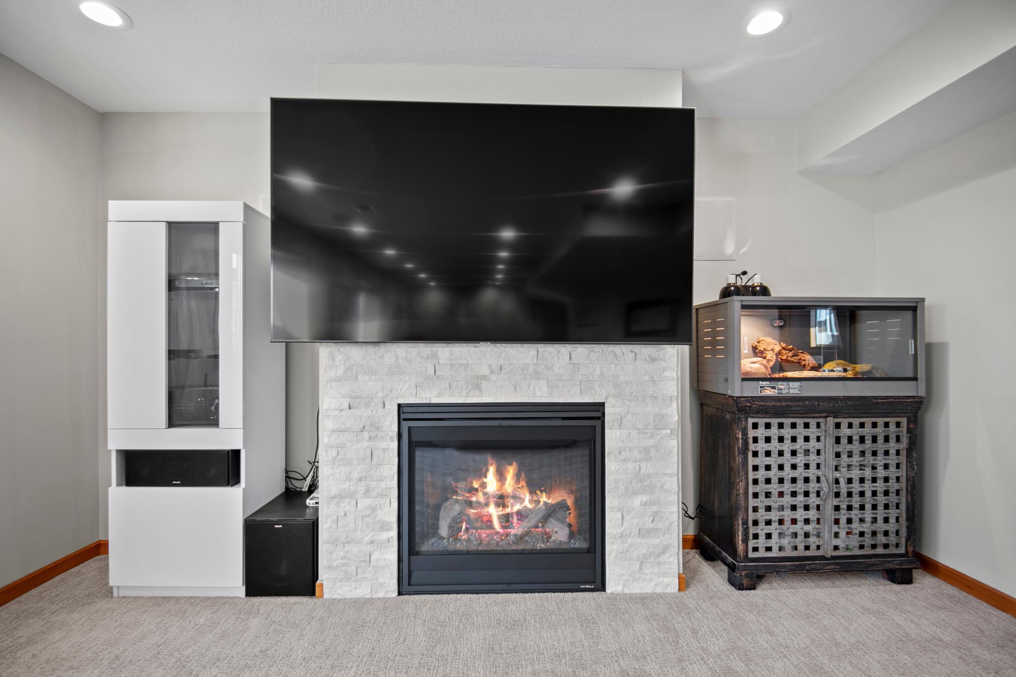 1850 White Oak Lane NE