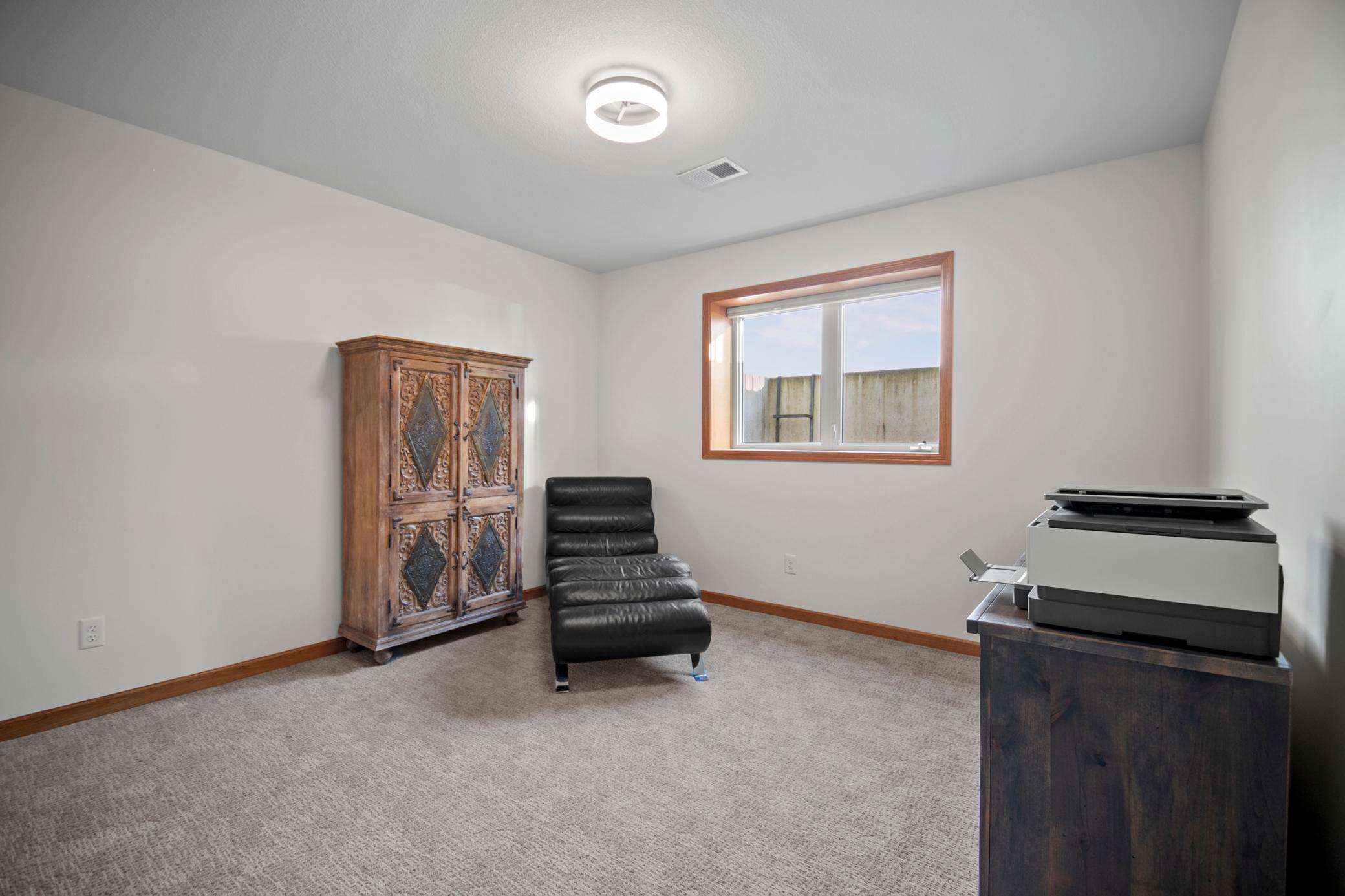 1850 White Oak Lane NE