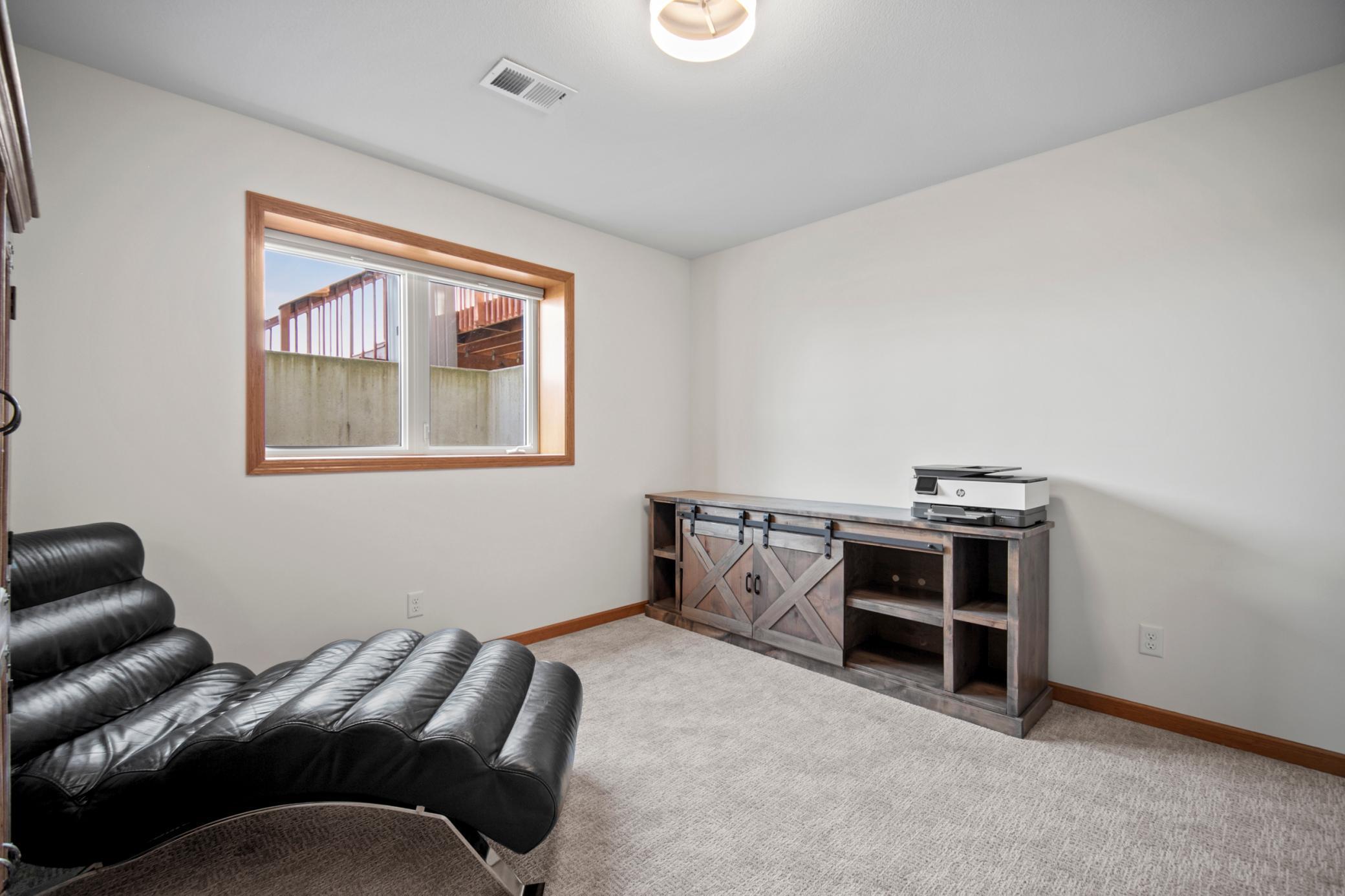 1850 White Oak Lane NE