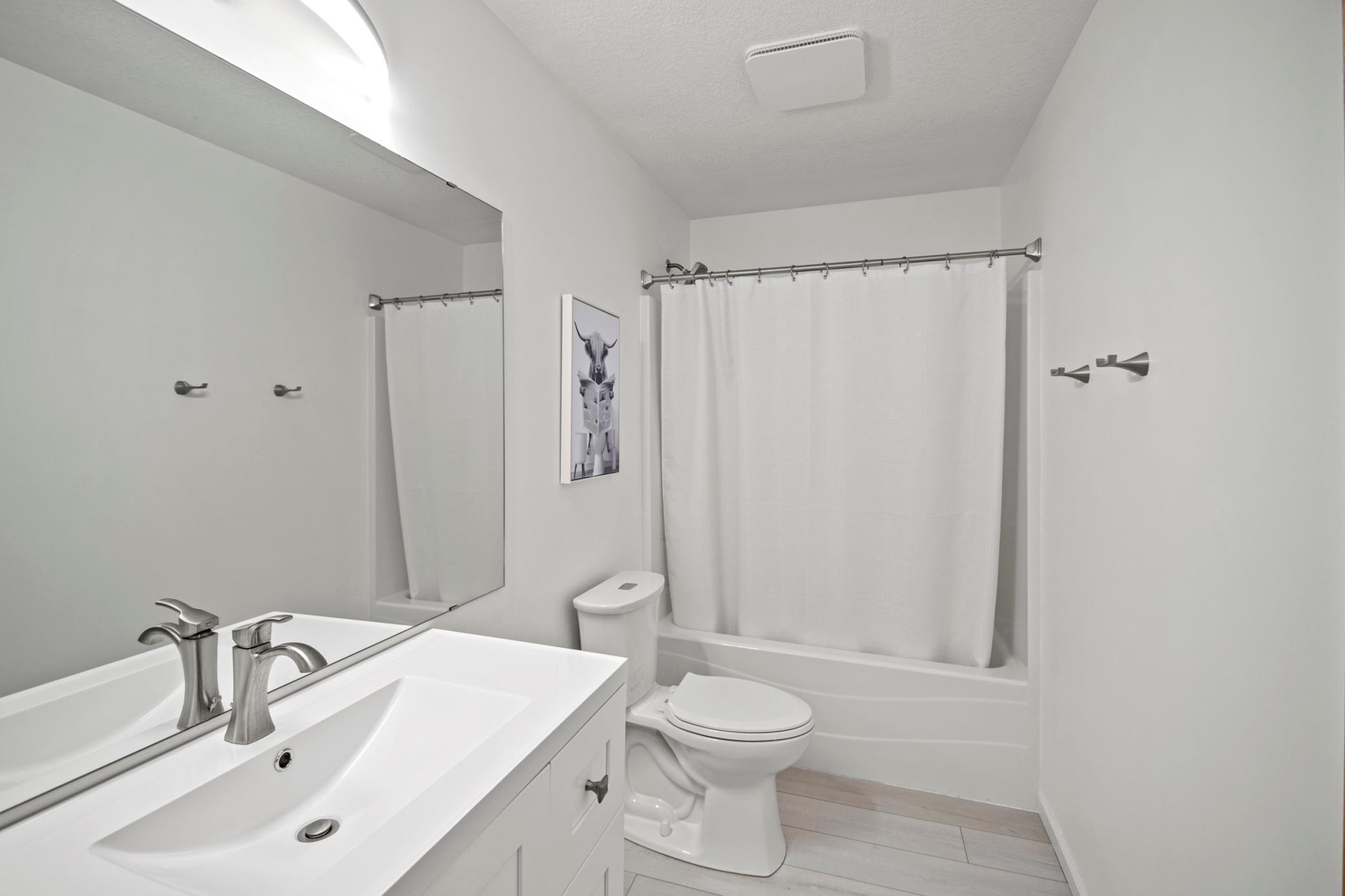 1850 White Oak Lane NE