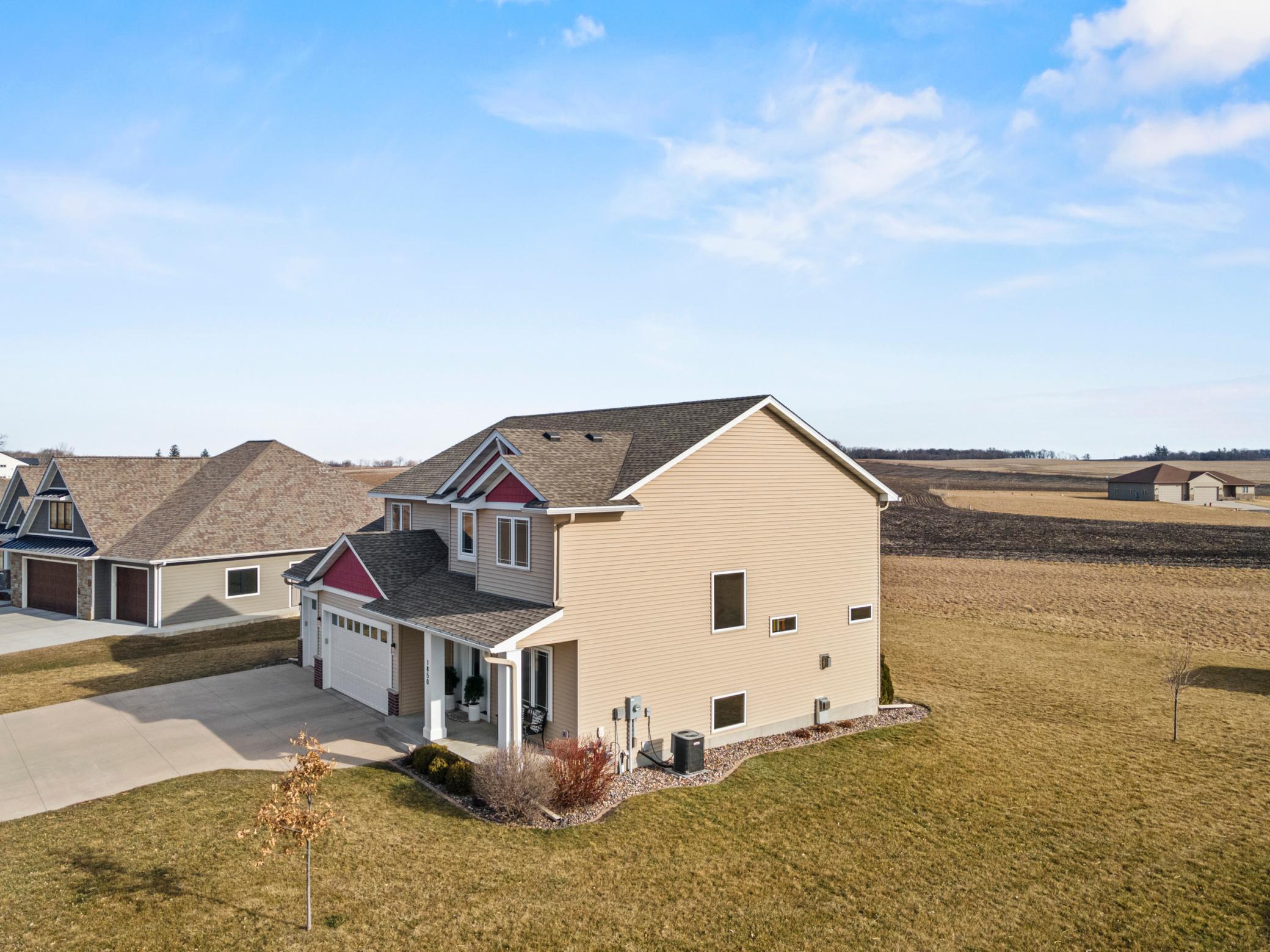 1850 White Oak Lane NE