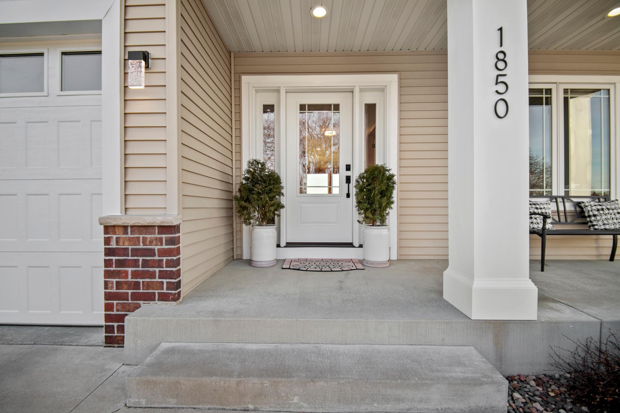 1850 White Oak Lane NE