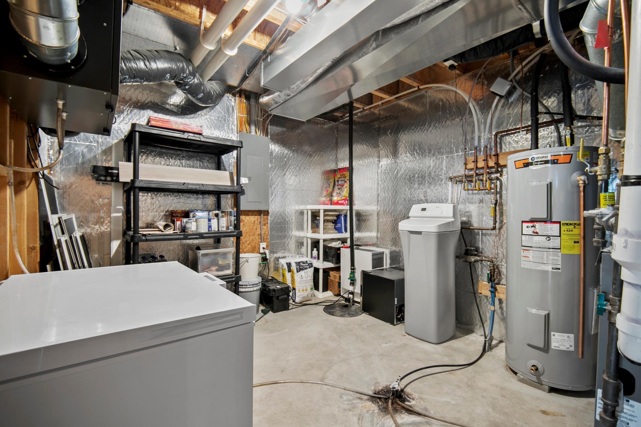 1850 White Oak Lane NE