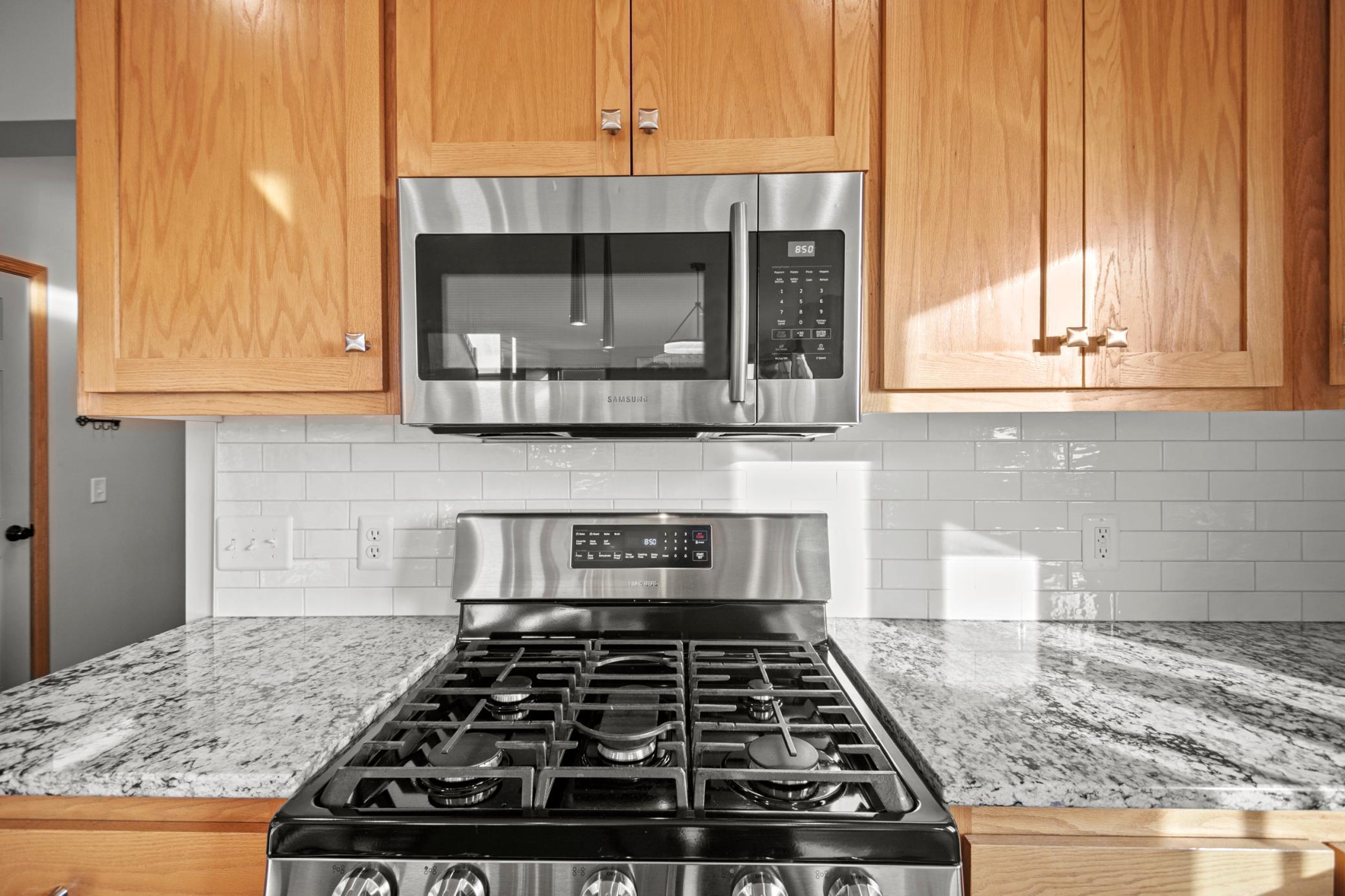 1850 White Oak Lane NE