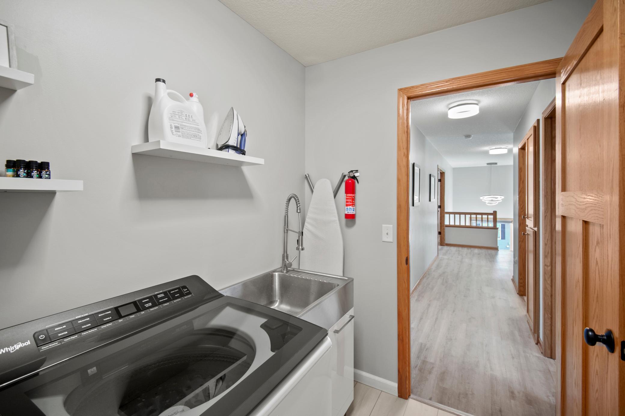 1850 White Oak Lane NE