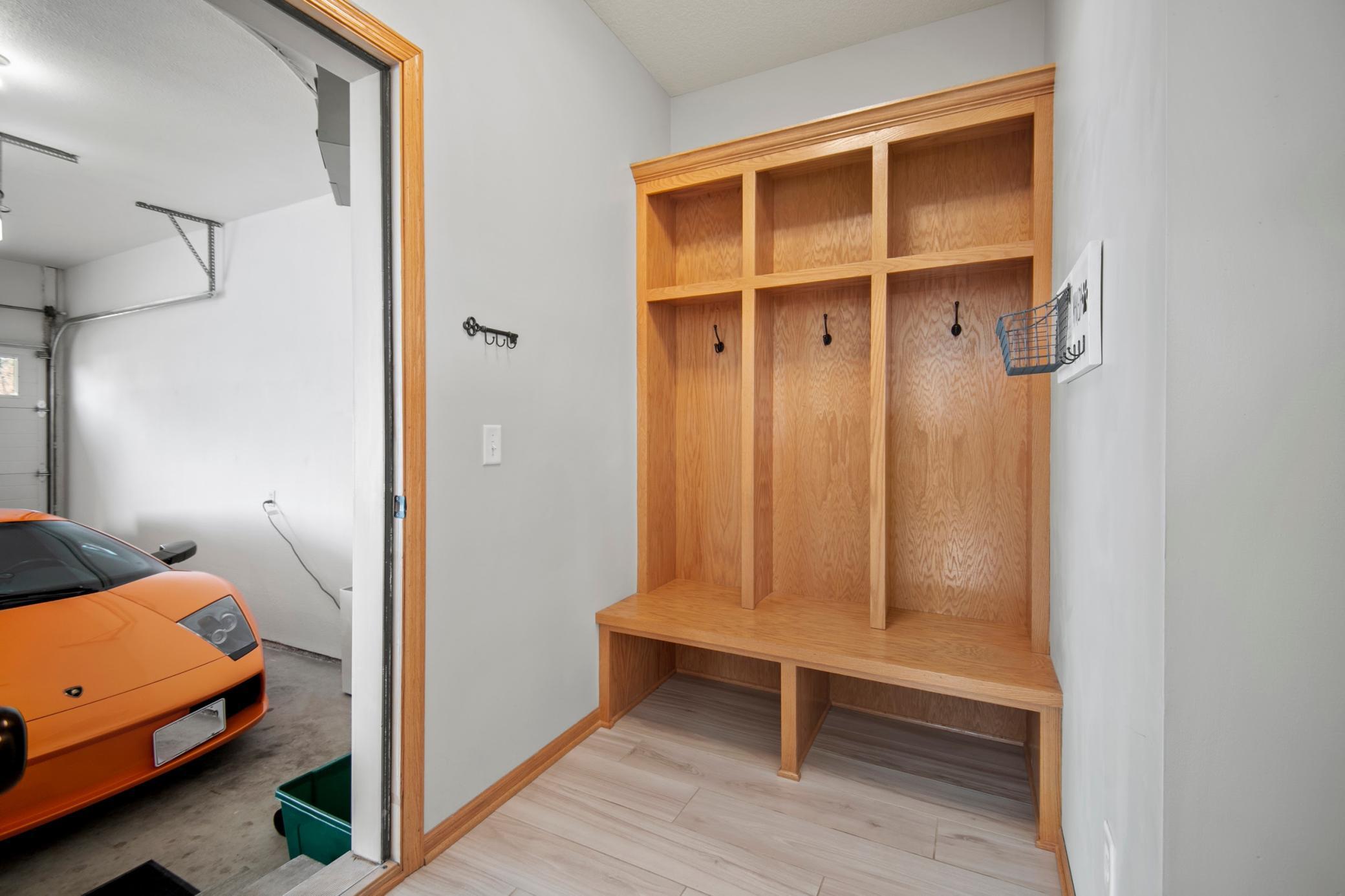 1850 White Oak Lane NE