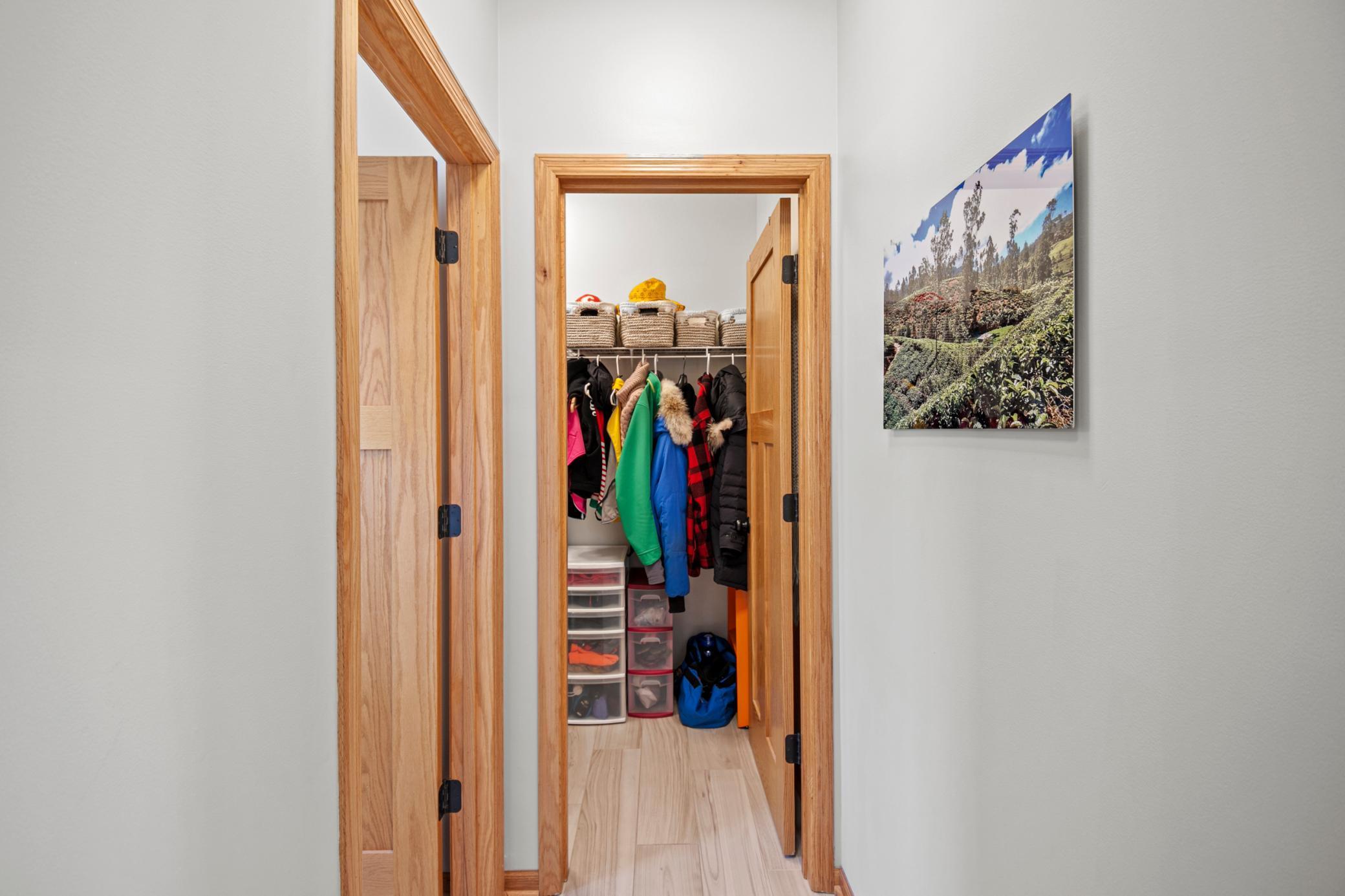 1850 White Oak Lane NE