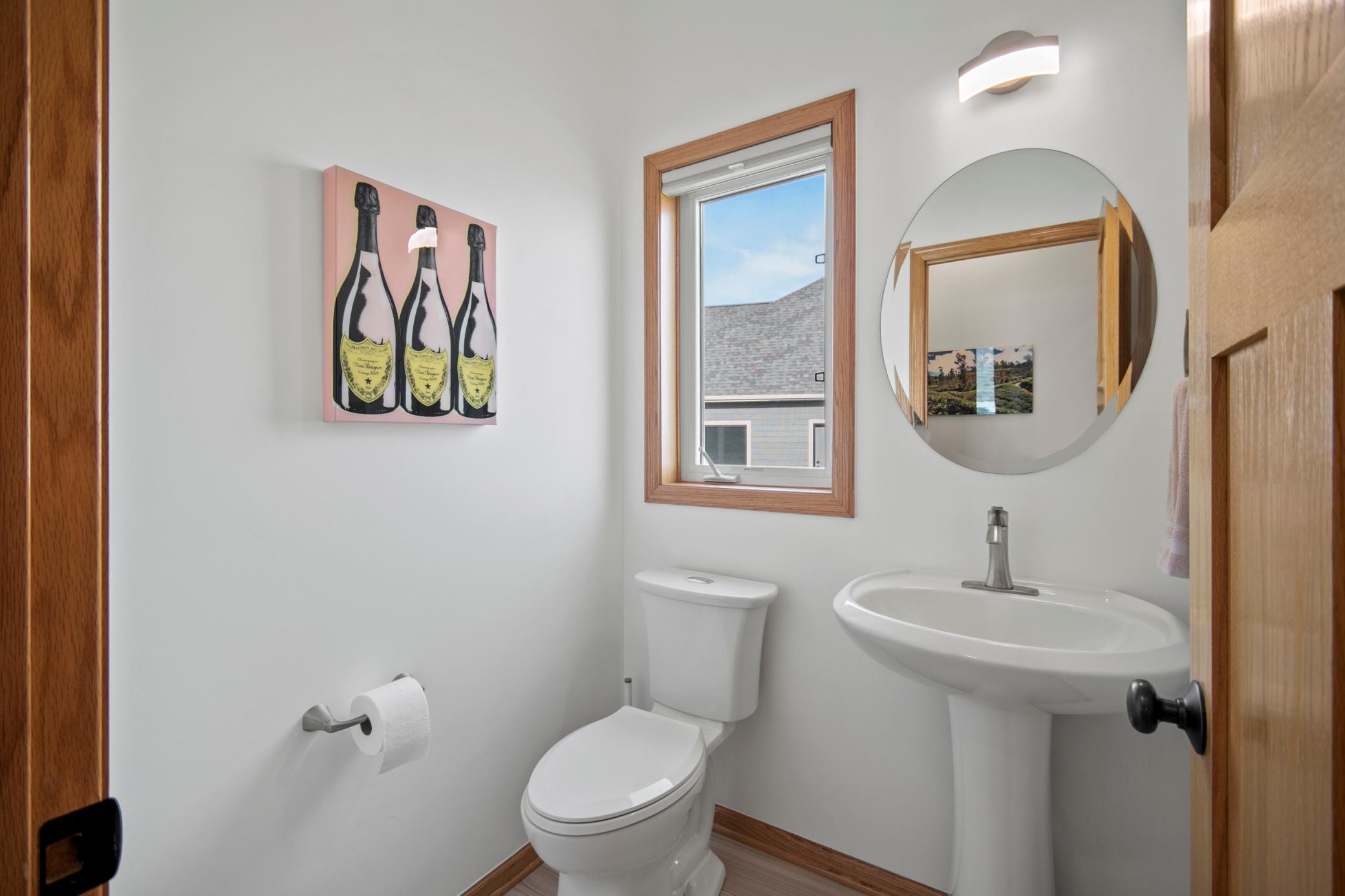 1850 White Oak Lane NE