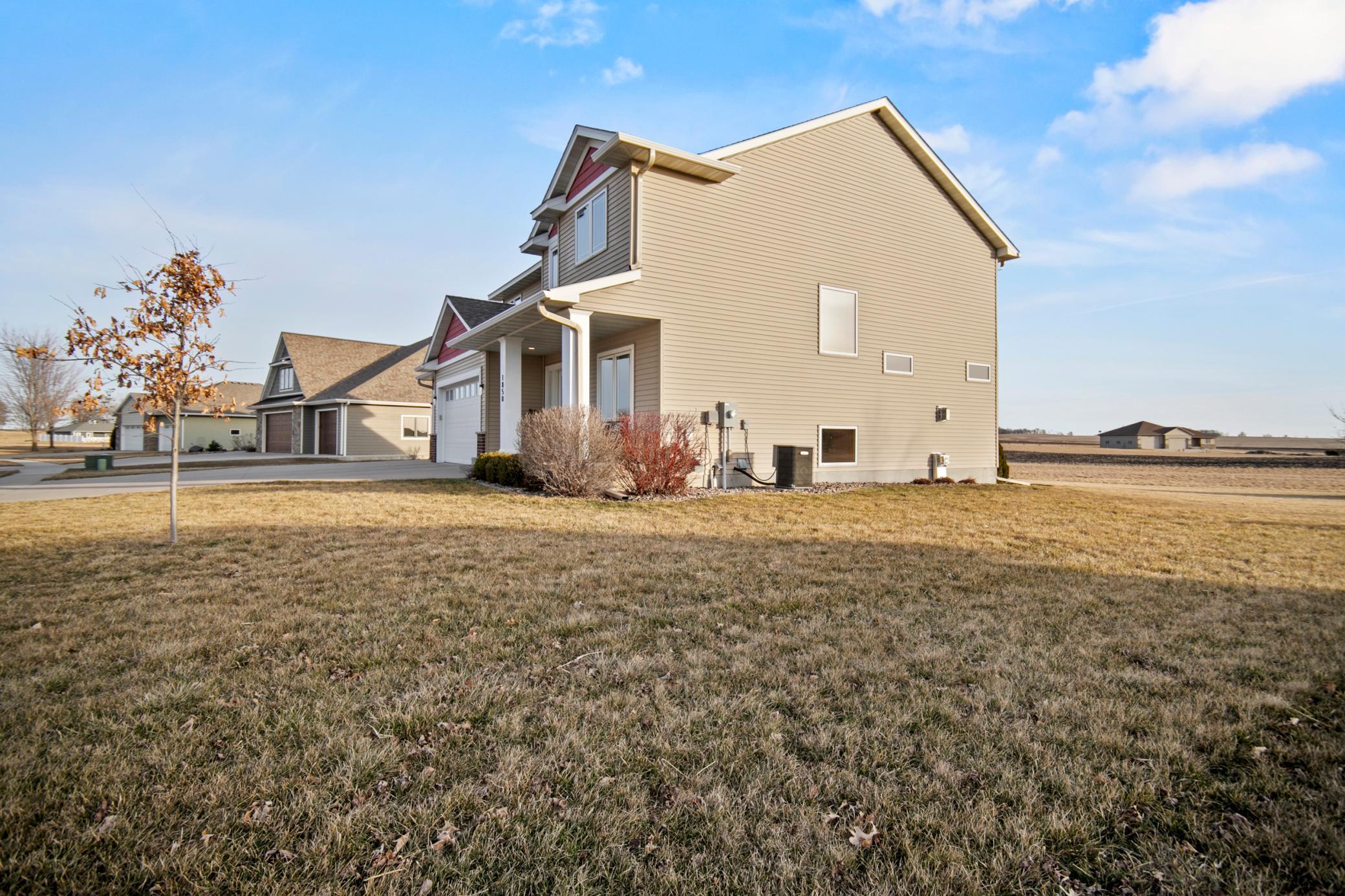 1850 White Oak Lane NE