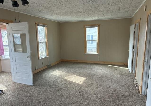 224 W Holly Street