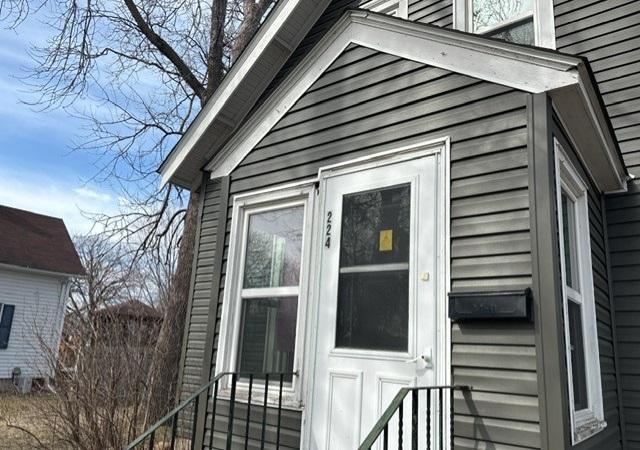 224 W Holly Street
