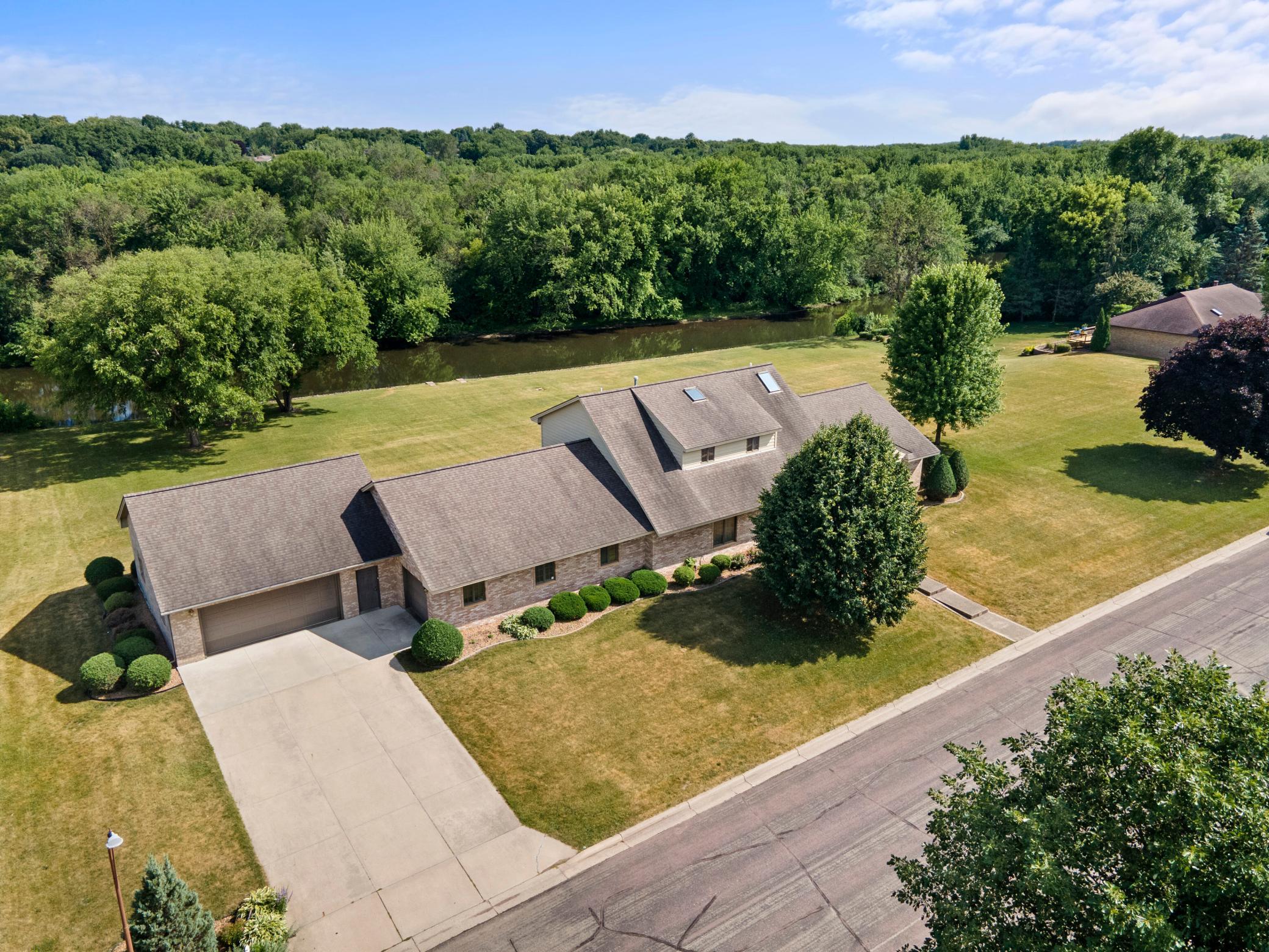 645 Riverwood Drive SW