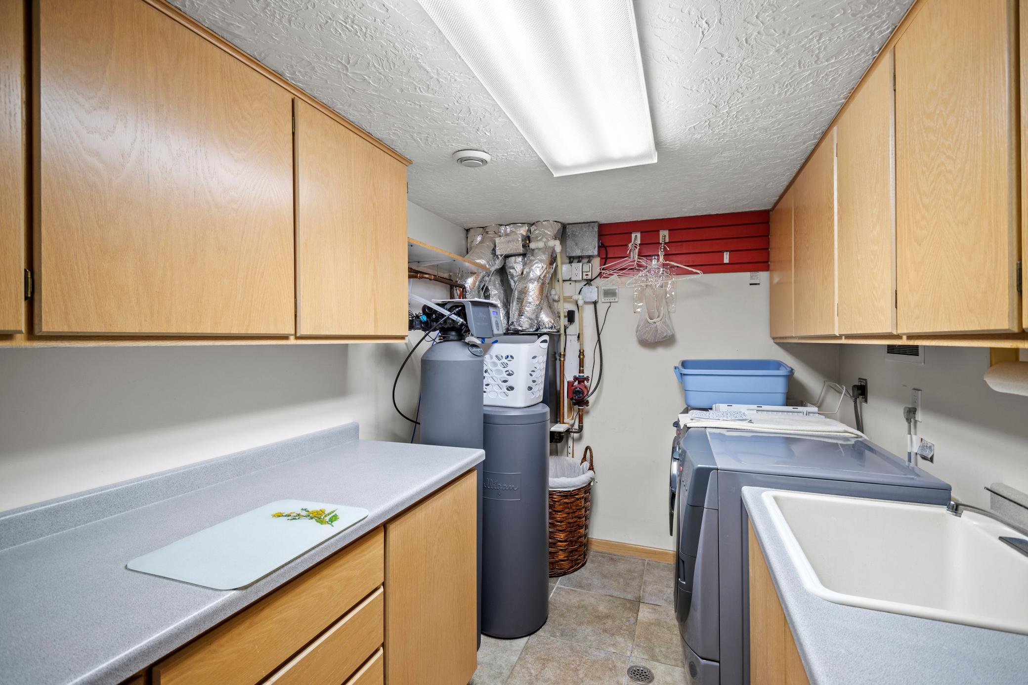 645 Riverwood Drive SW