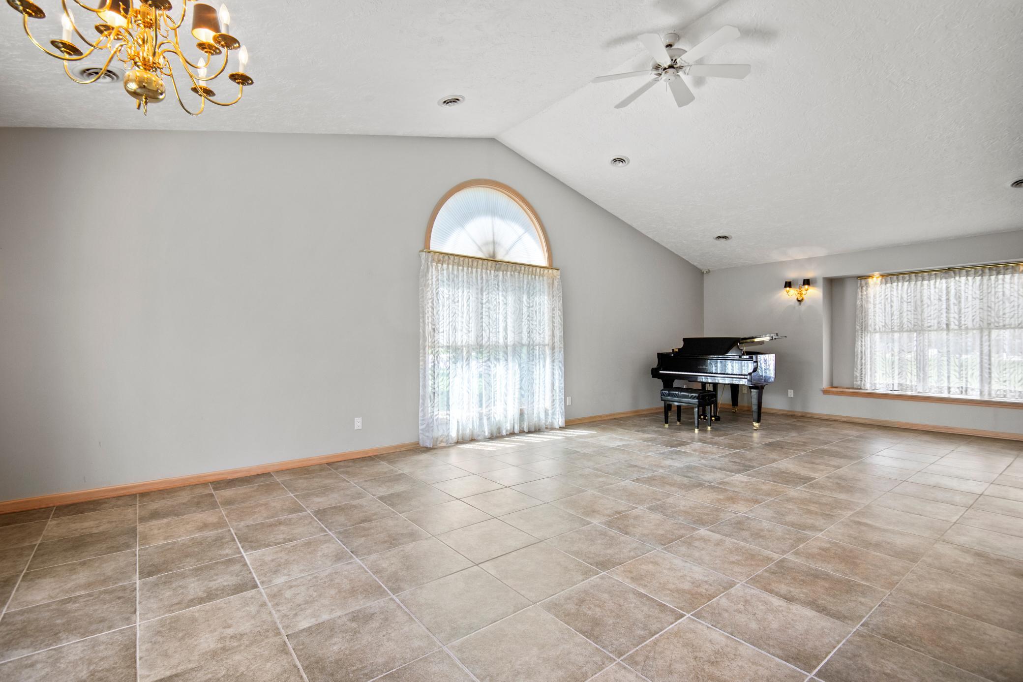 645 Riverwood Drive SW