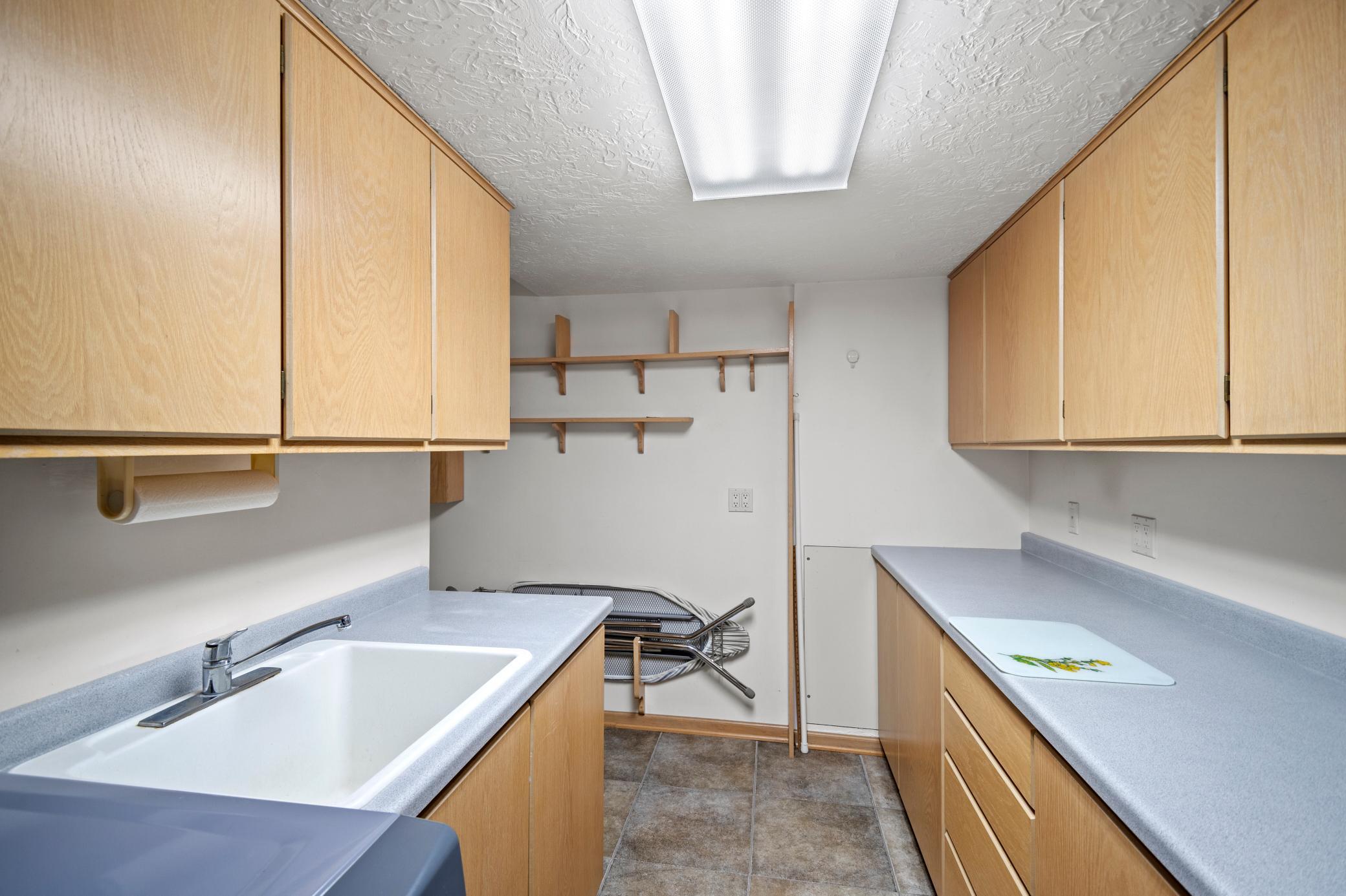 645 Riverwood Drive SW