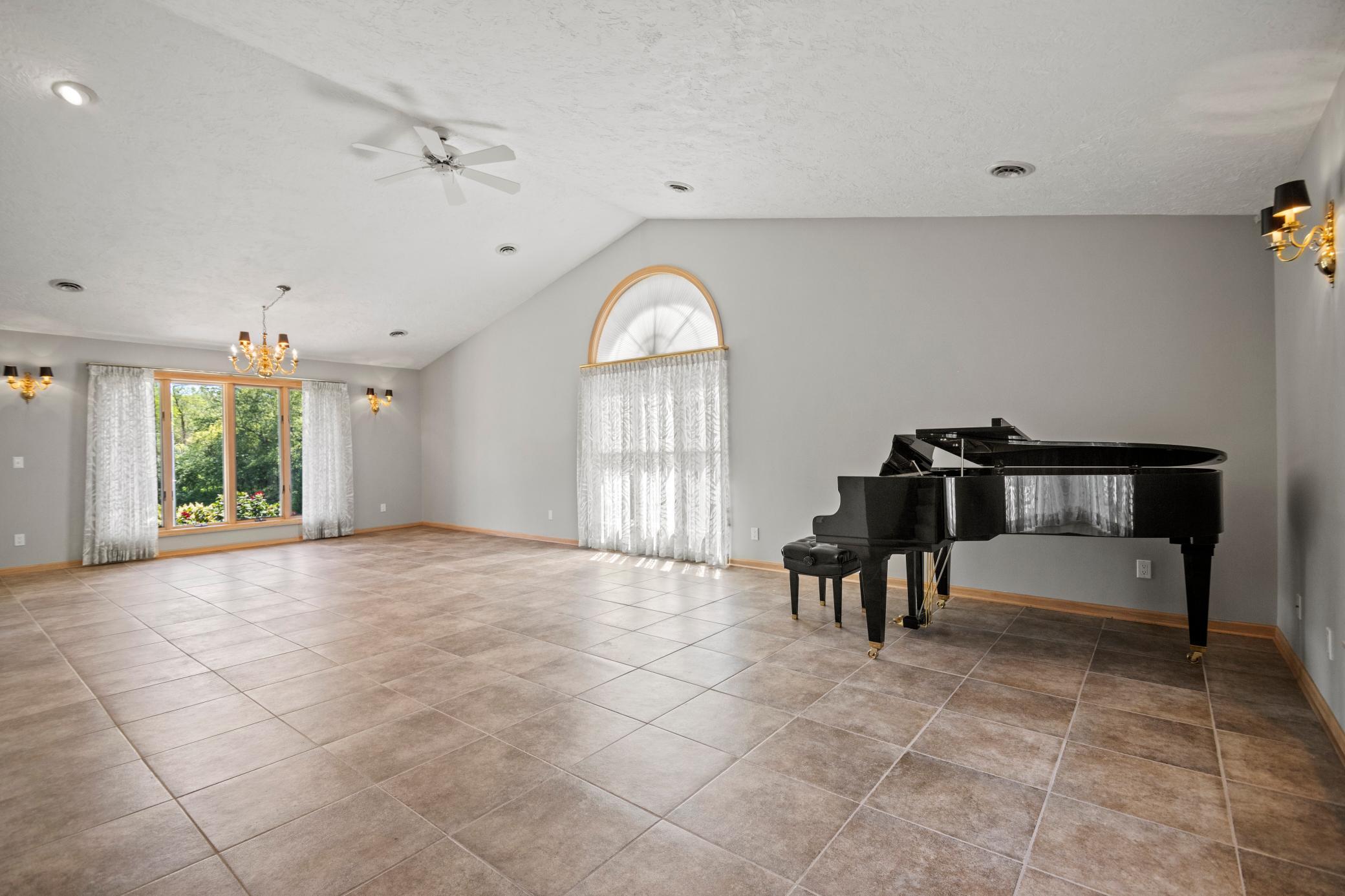 645 Riverwood Drive SW