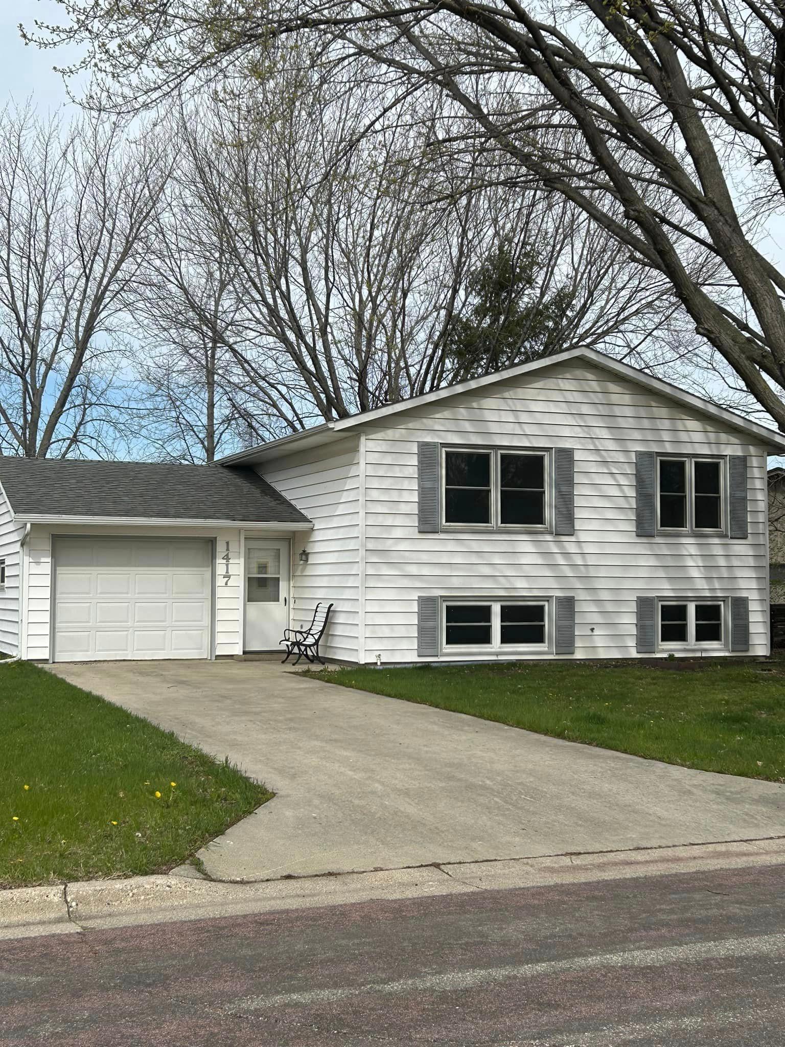 1417 4th Circle NE