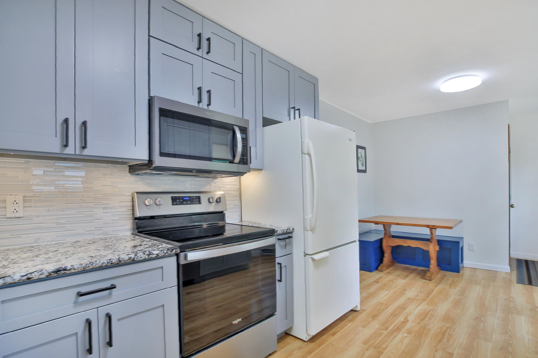 600 Elm Avenue W