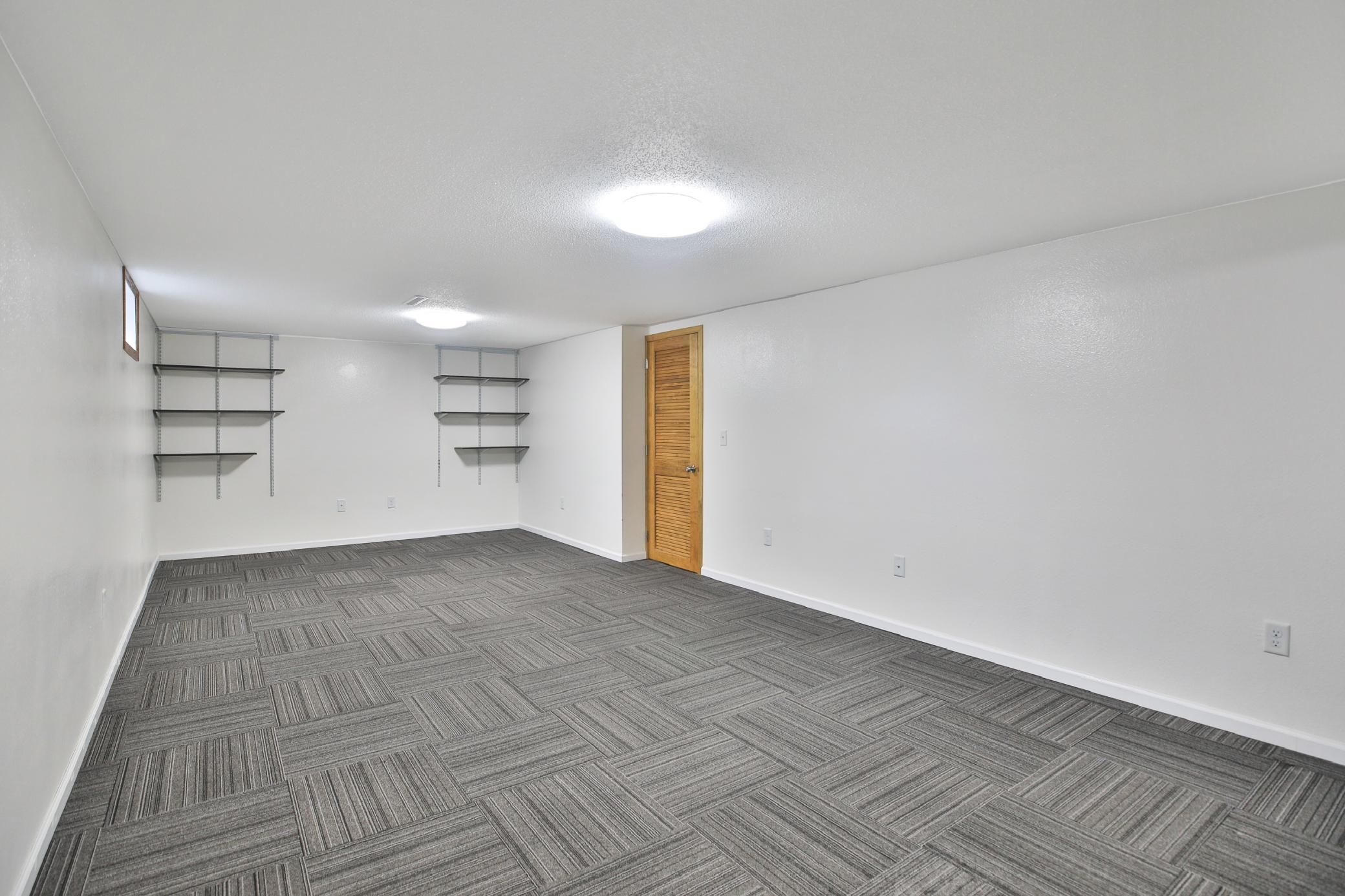 600 Elm Avenue W