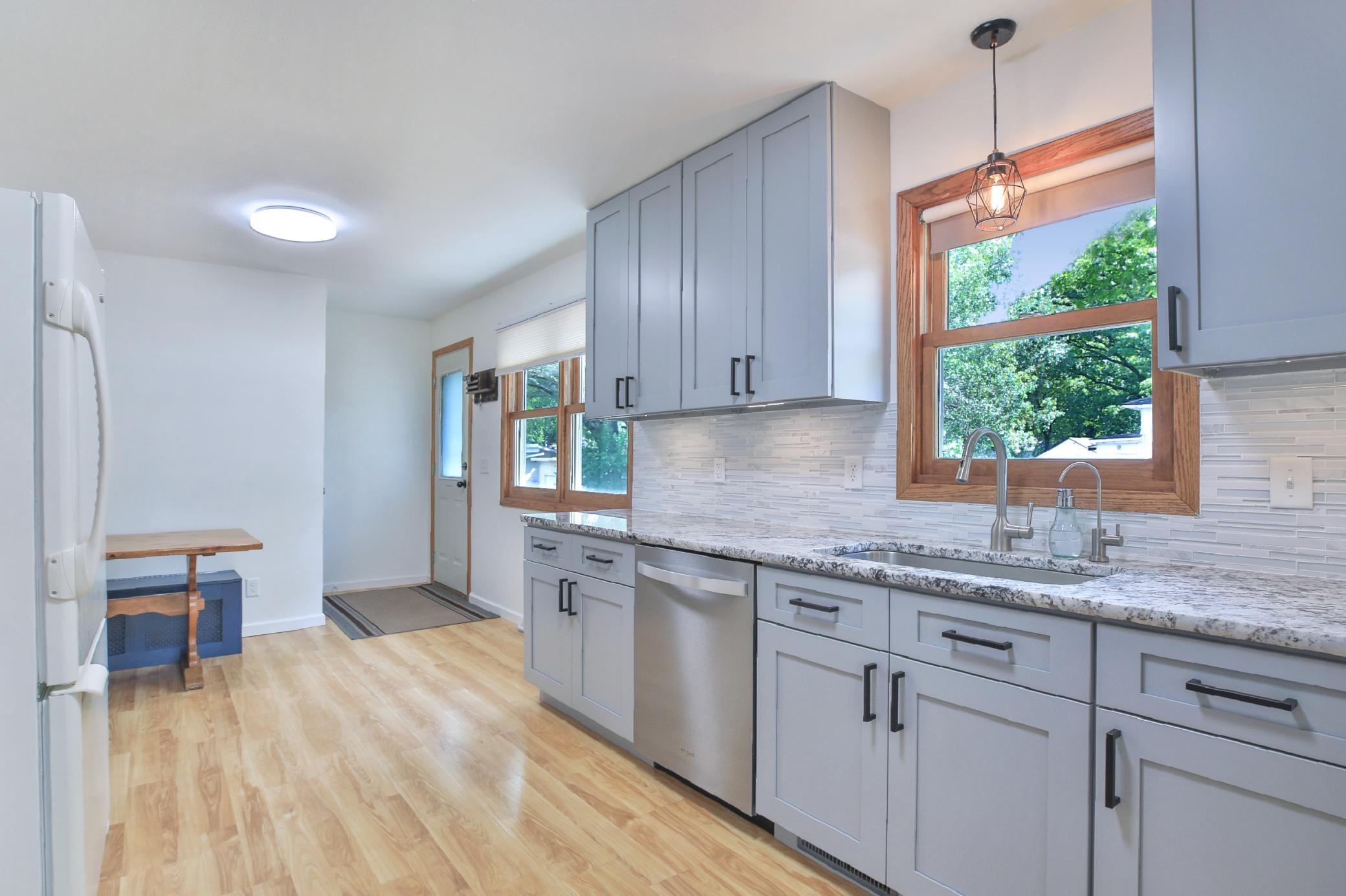 600 Elm Avenue W