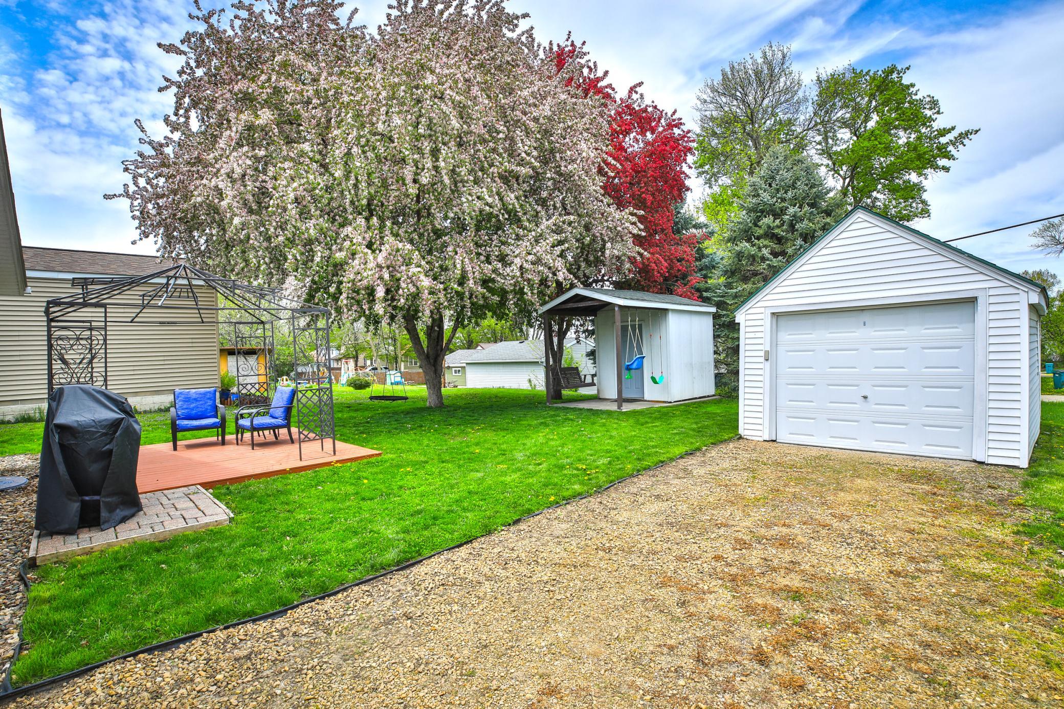 600 Elm Avenue W