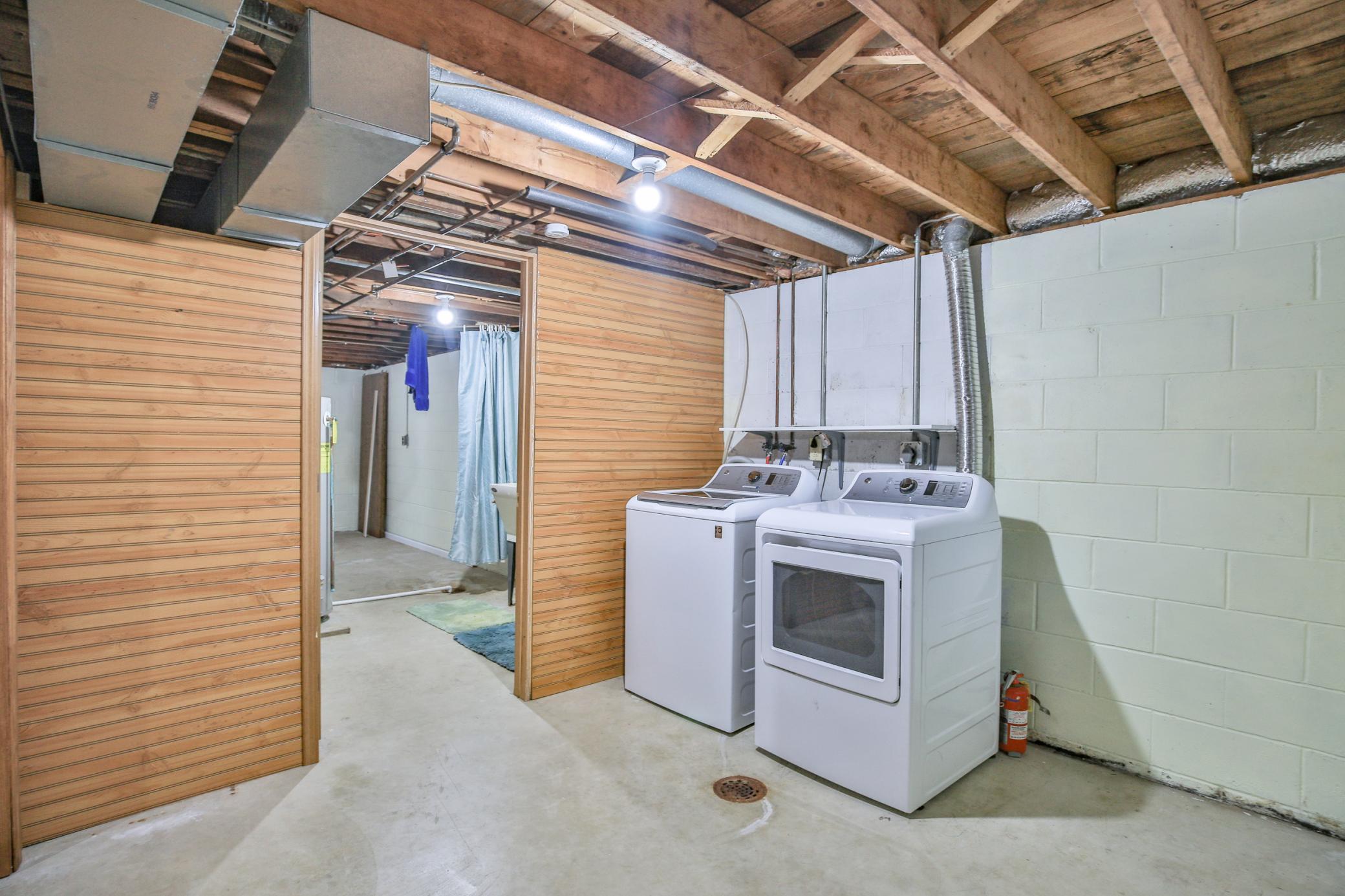 600 Elm Avenue W