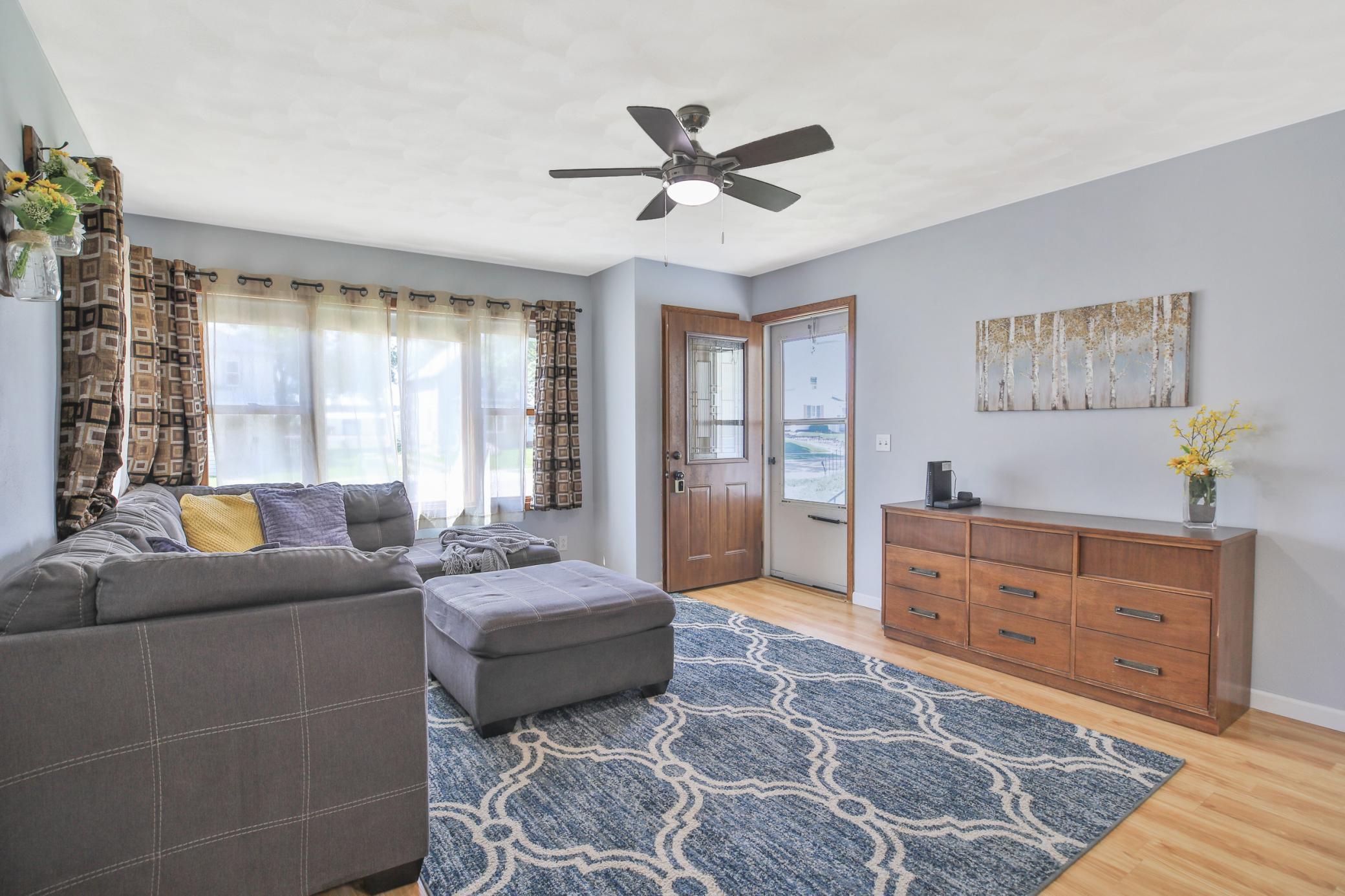 600 Elm Avenue W