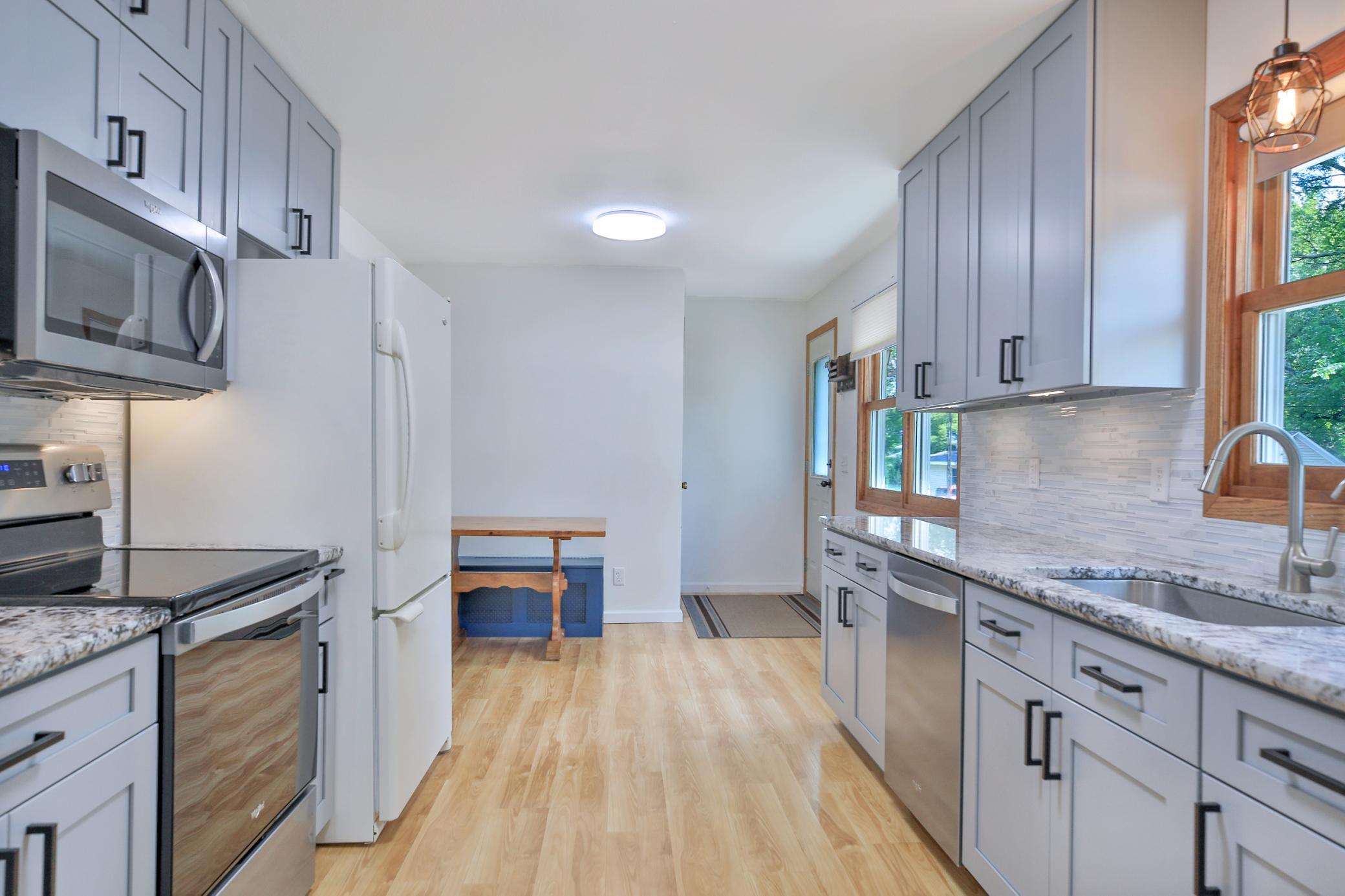 600 Elm Avenue W