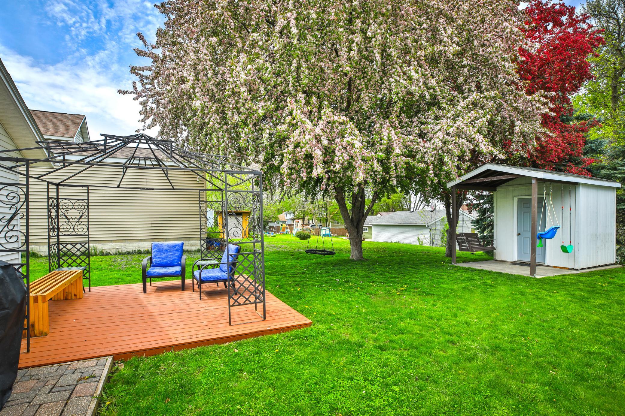 600 Elm Avenue W