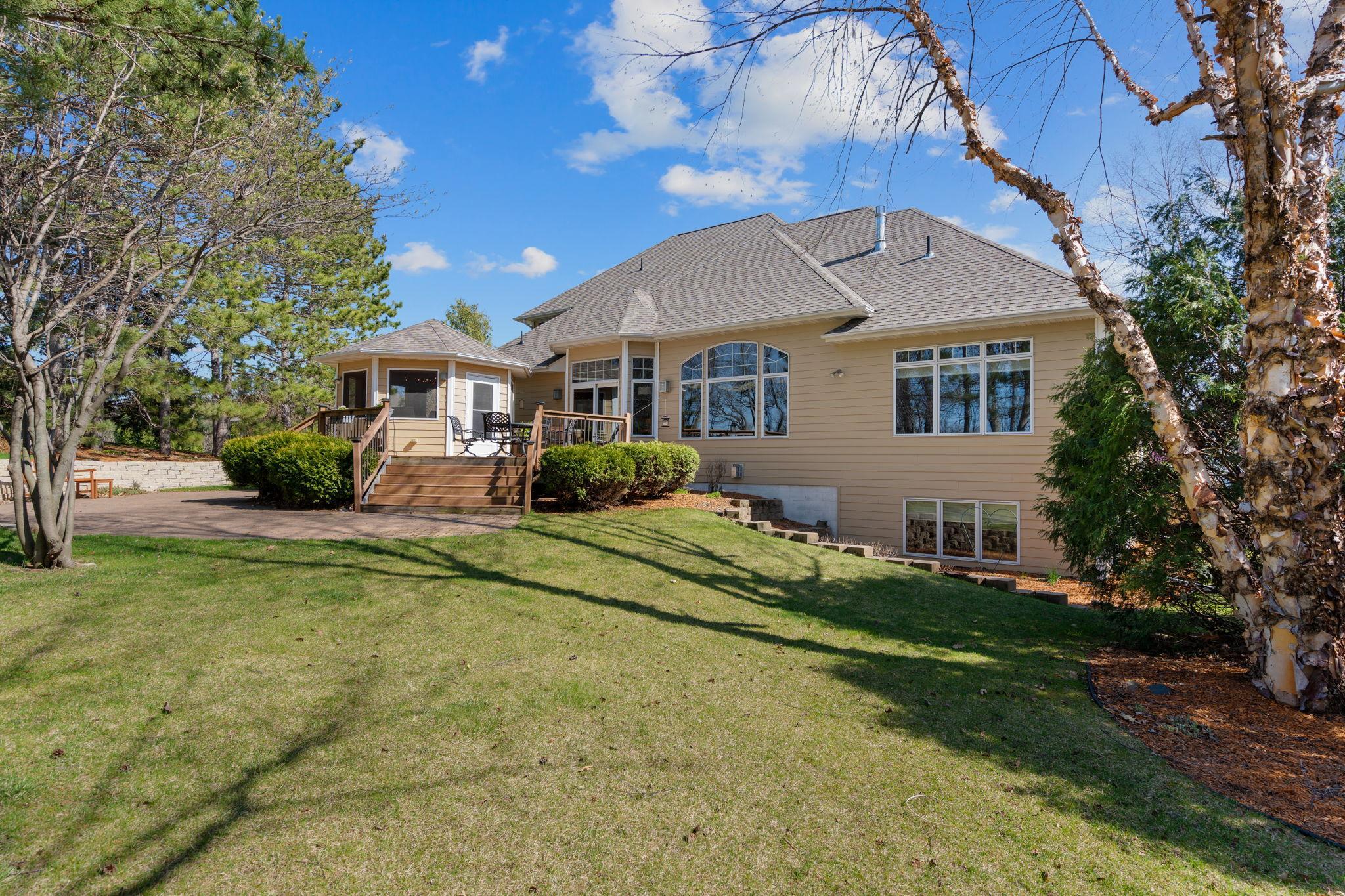 1958 Woodcrest Drive NE