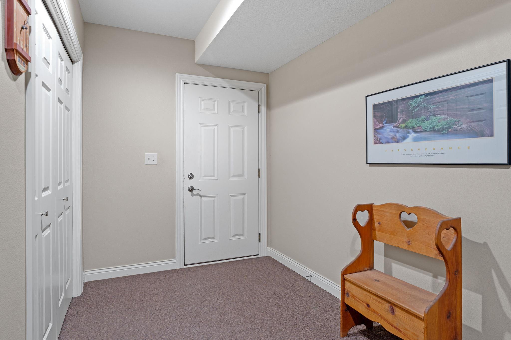 1958 Woodcrest Drive NE