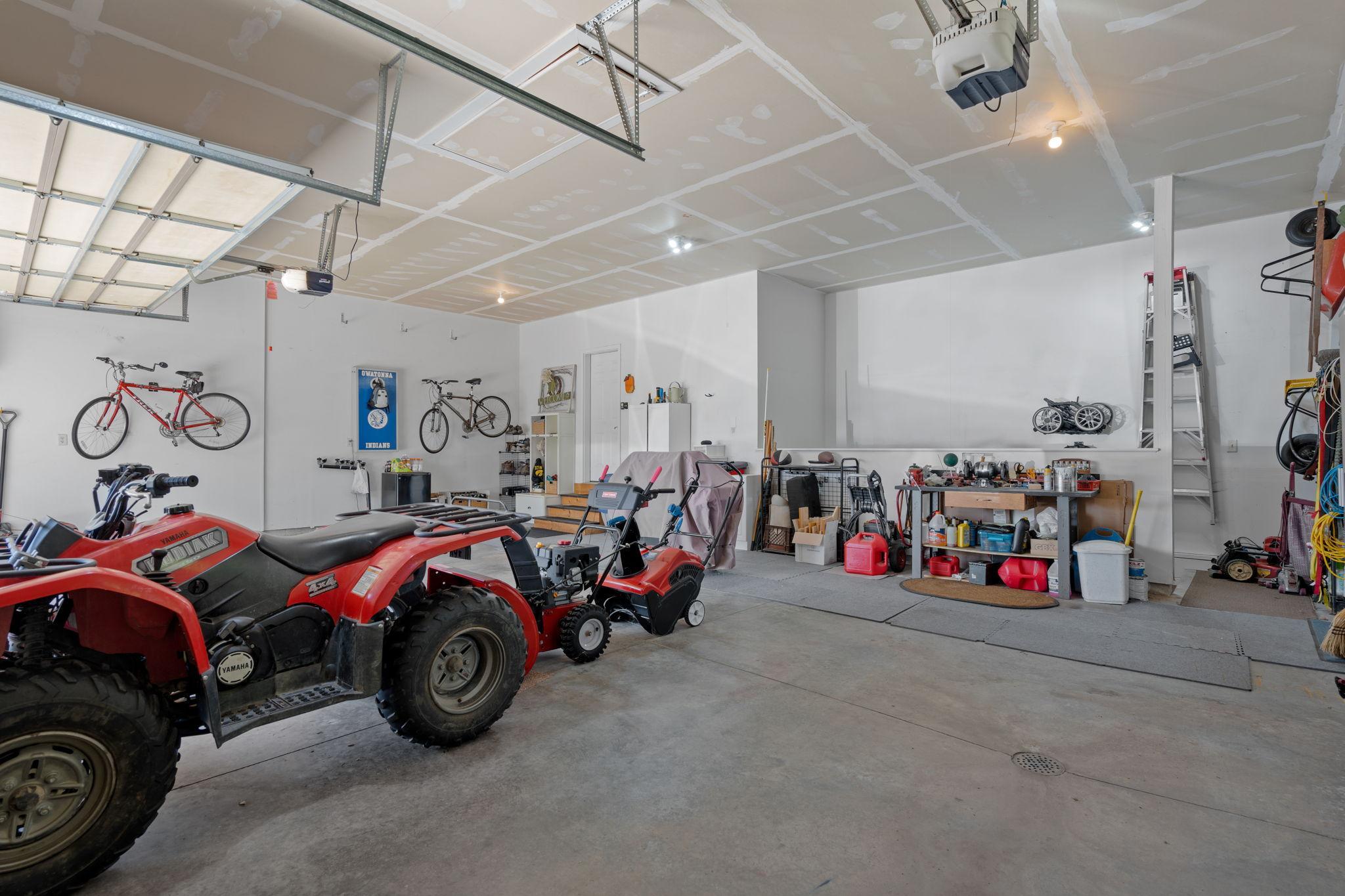 1958 Woodcrest Drive NE