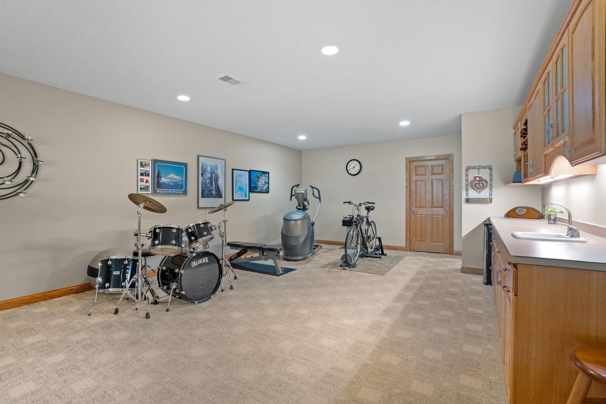 1958 Woodcrest Drive NE