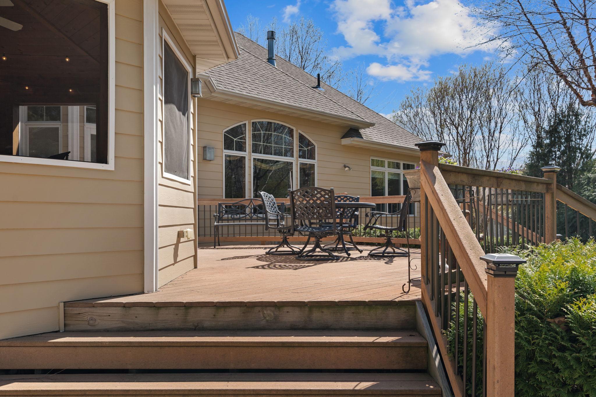 1958 Woodcrest Drive NE