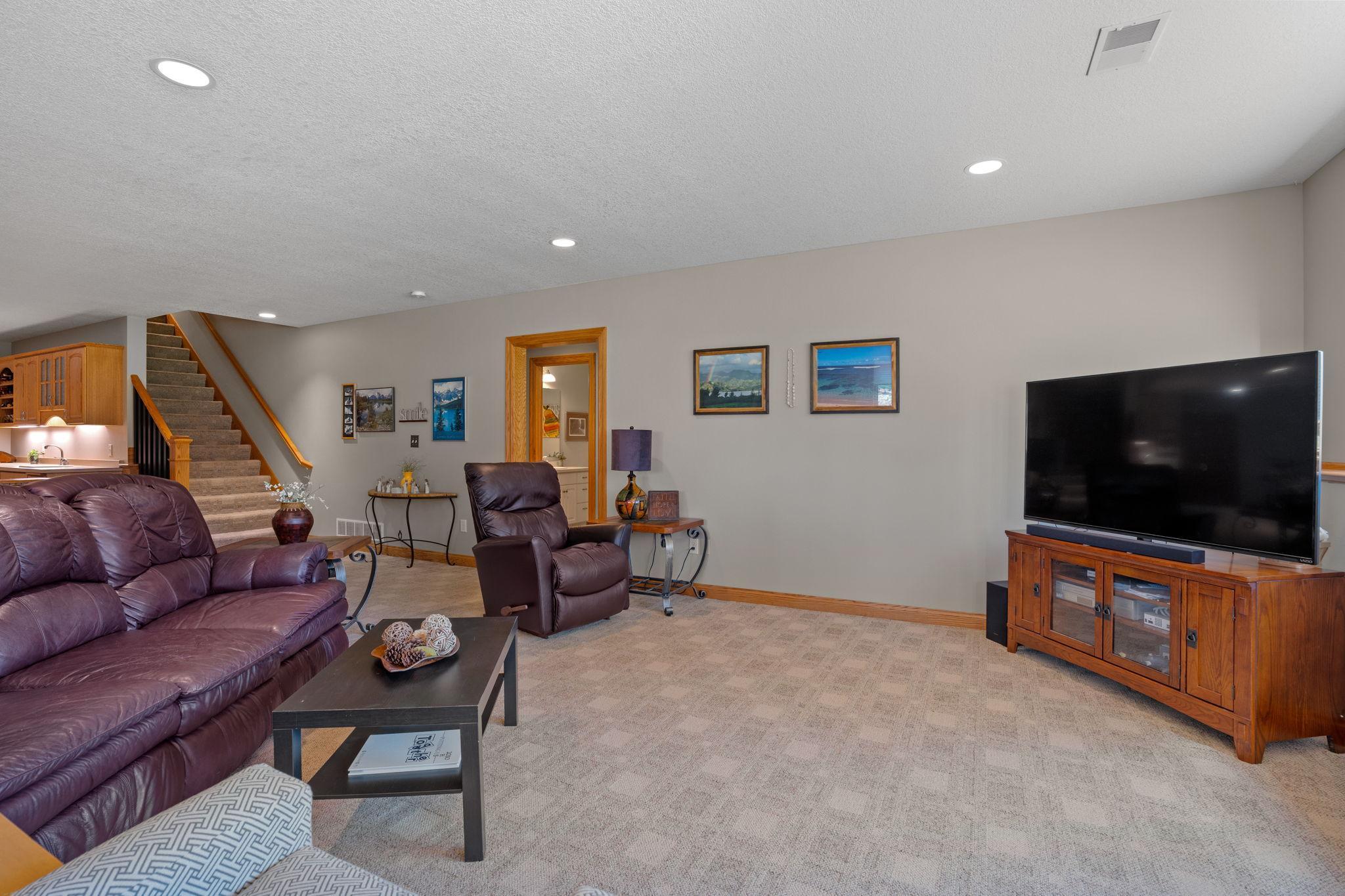 1958 Woodcrest Drive NE