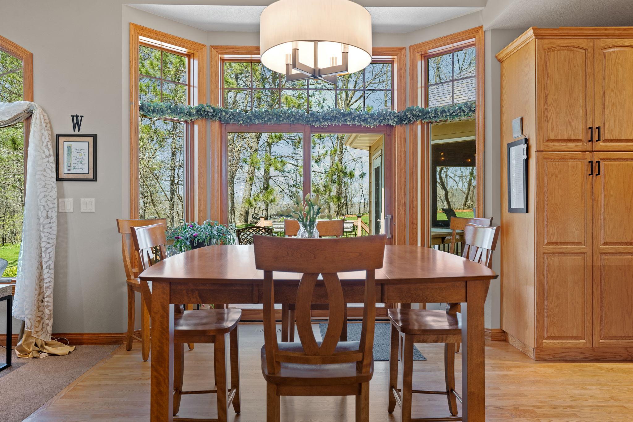 1958 Woodcrest Drive NE