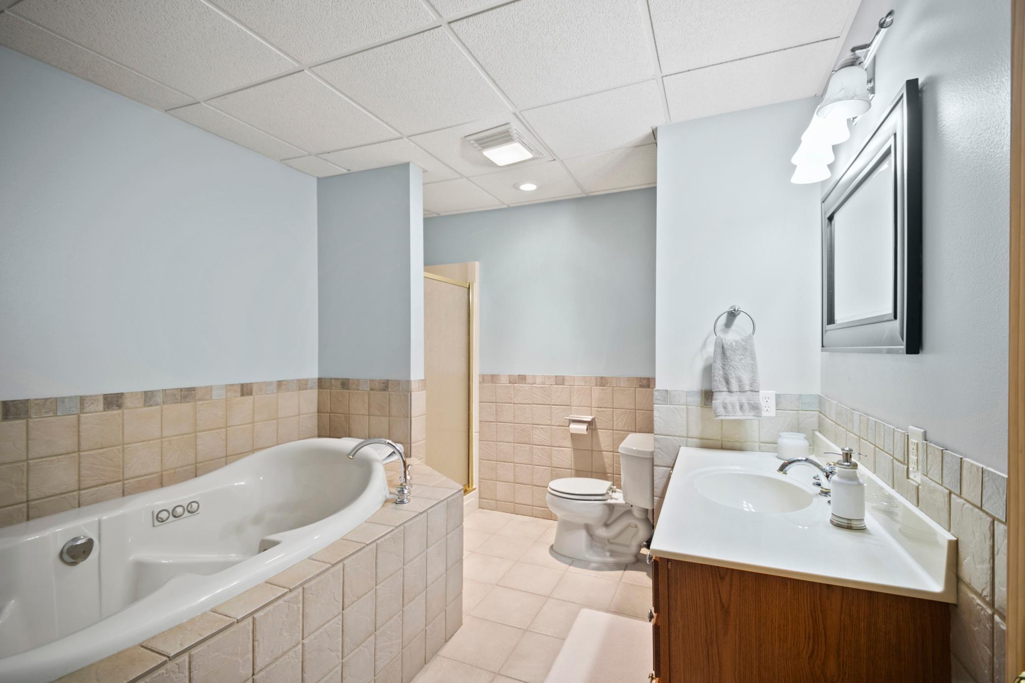 1800 Keller Place NE