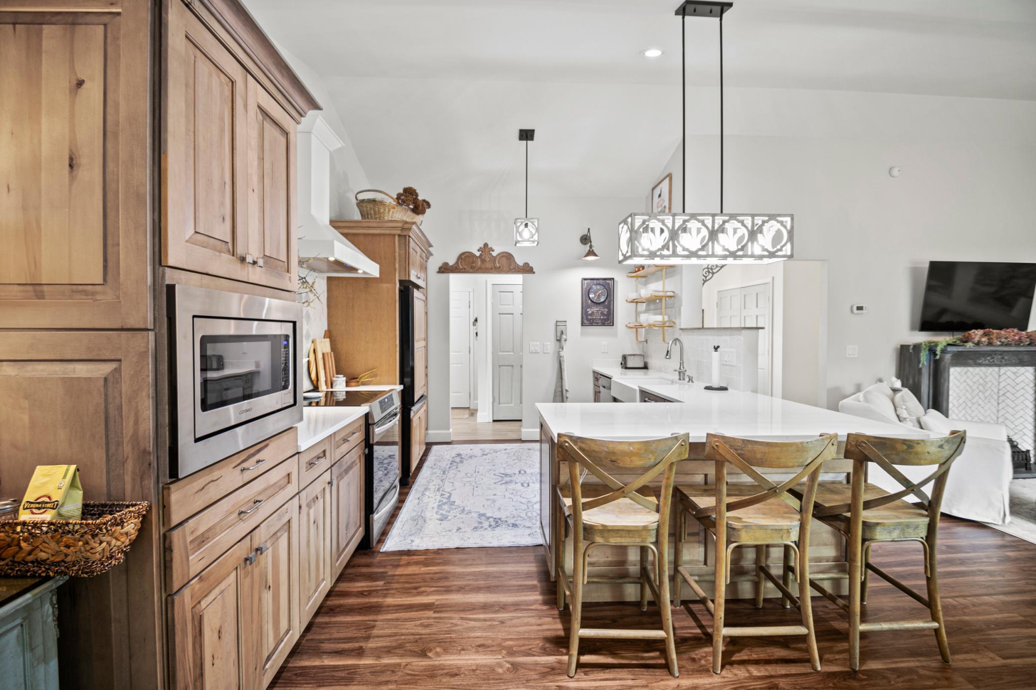 1800 Keller Place NE