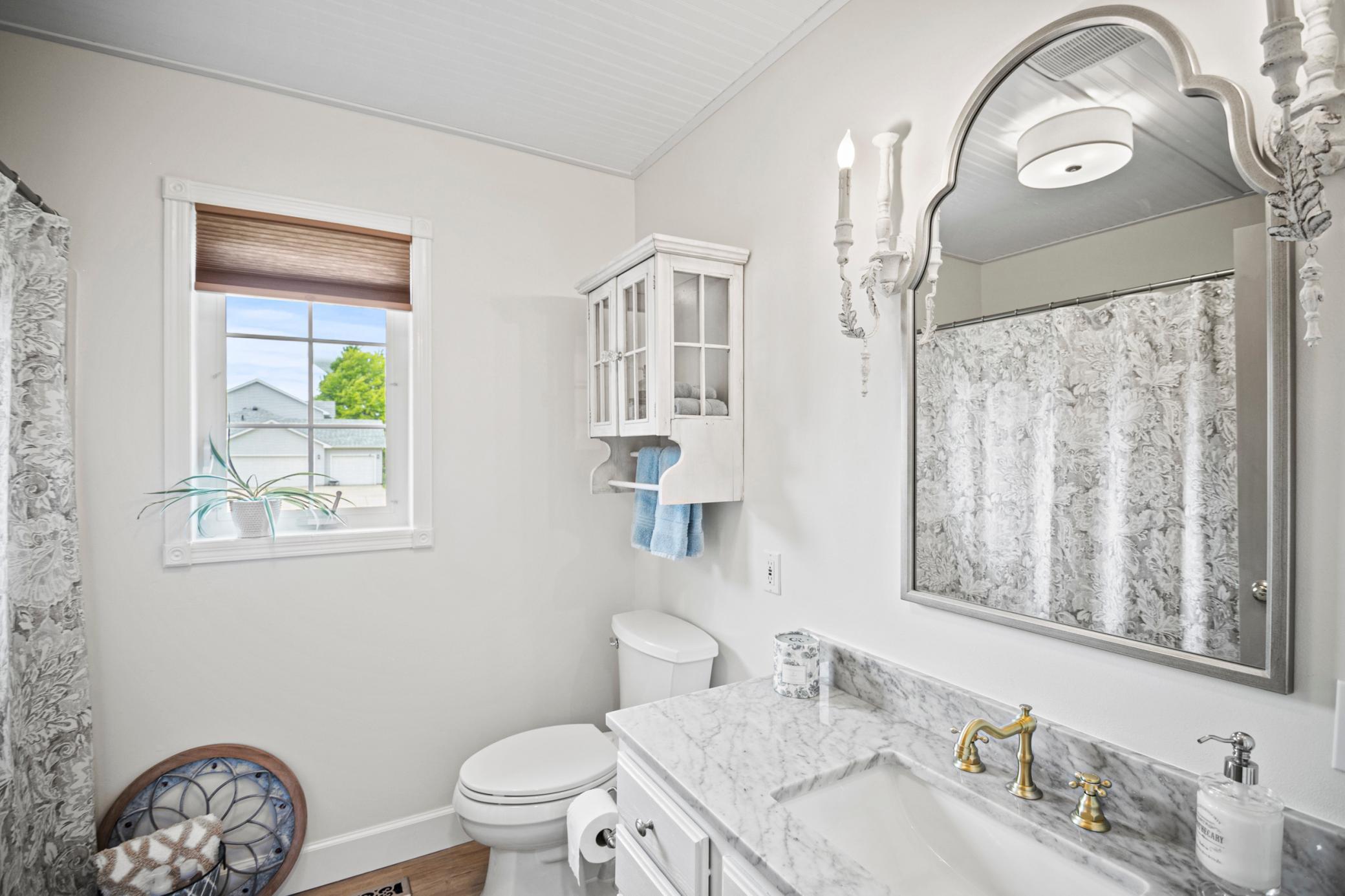 1800 Keller Place NE