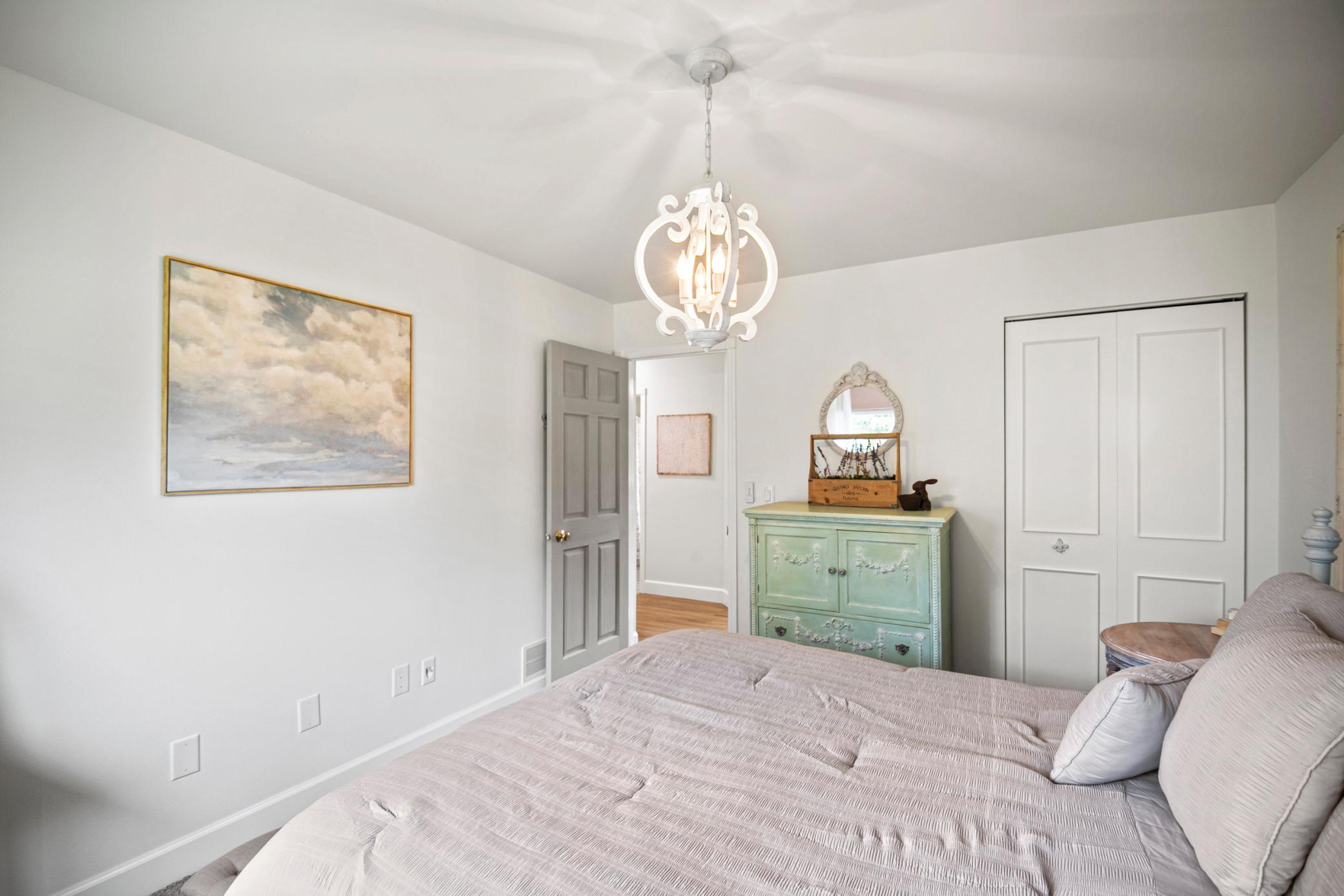 1800 Keller Place NE