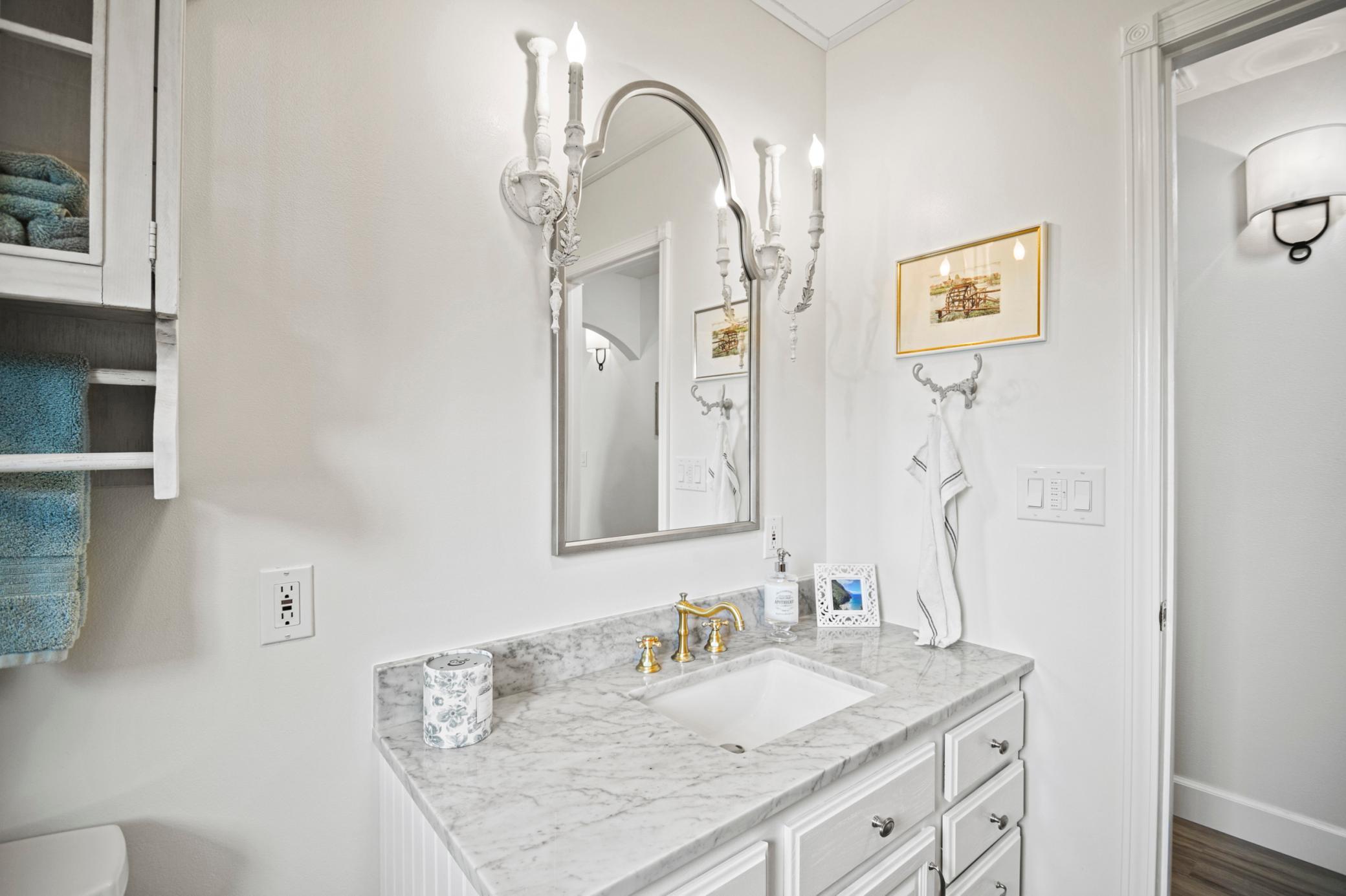 1800 Keller Place NE